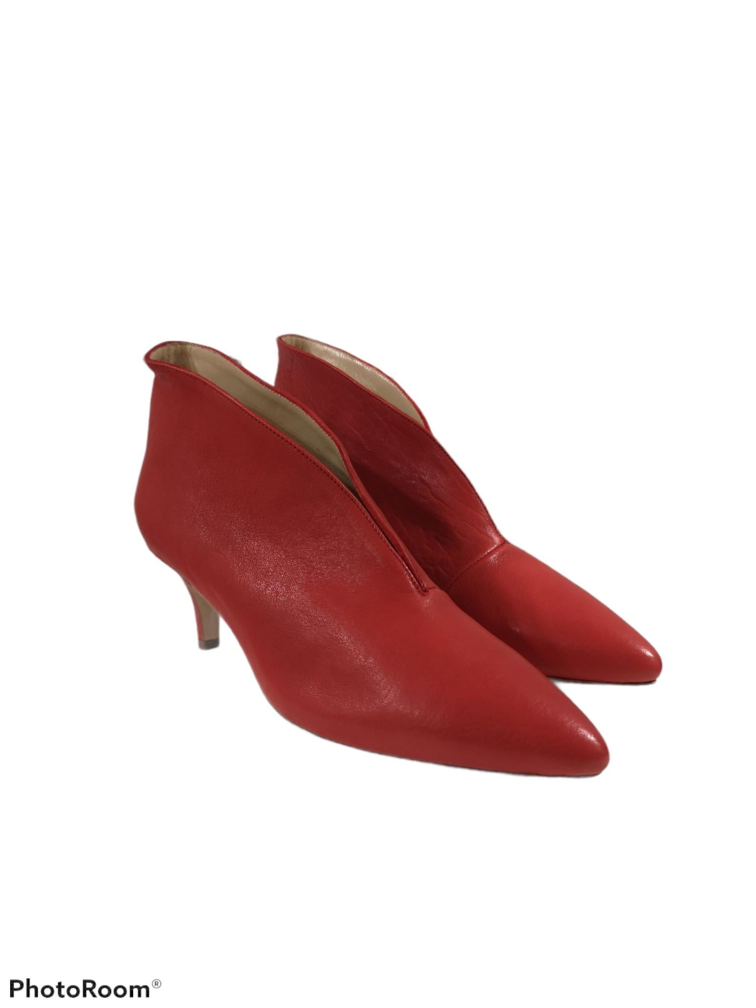 Red leather ankle boot In New Condition In Capri, IT