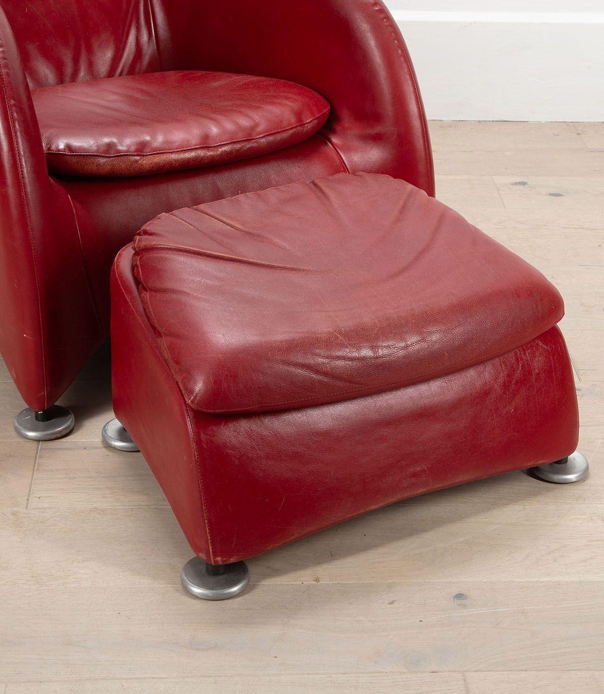 Roter Ledersessel mit Fußhocker von Gerard Van Den Berg im Angebot 5