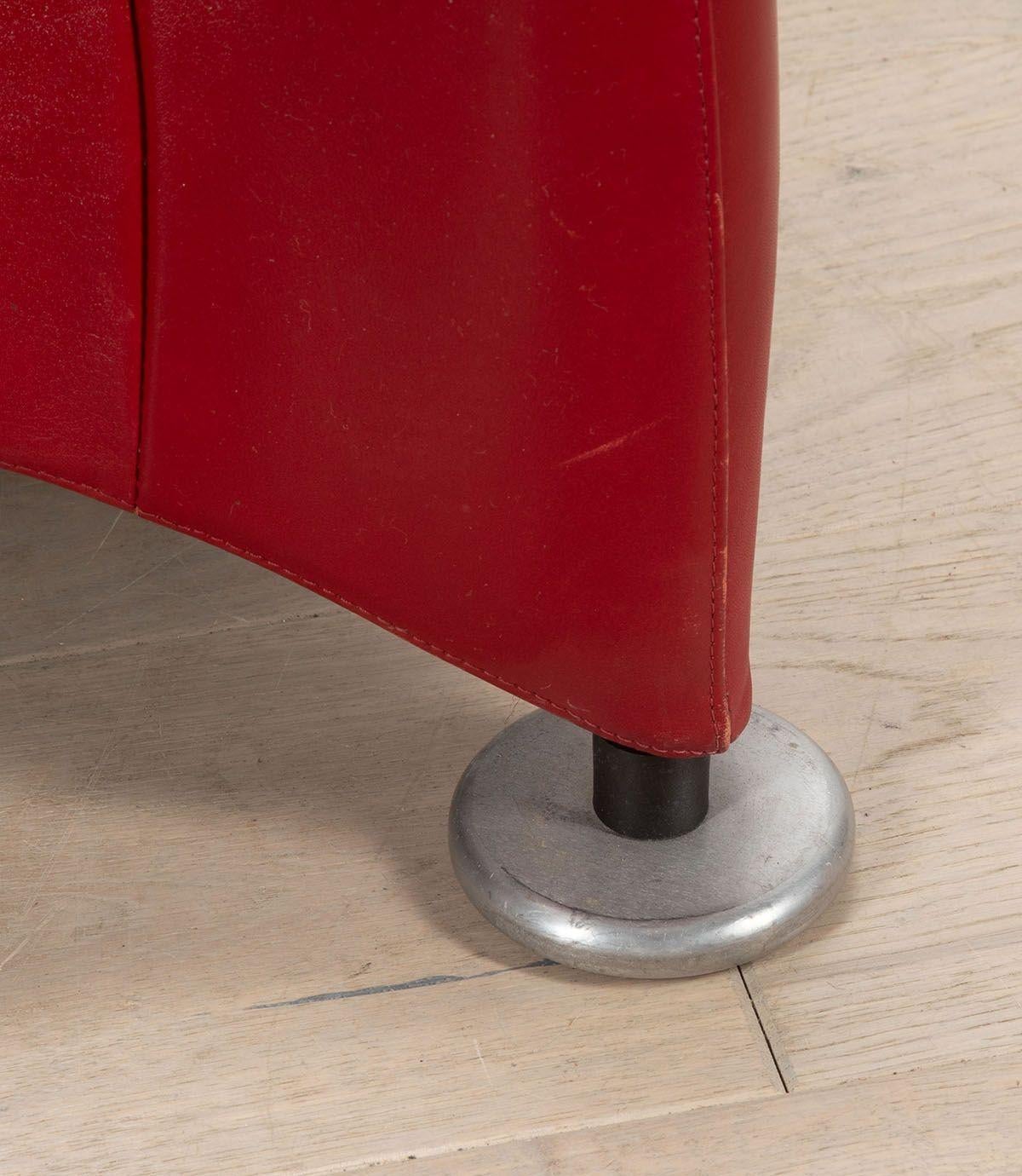 Roter Ledersessel mit Fußhocker von Gerard Van Den Berg im Angebot 3