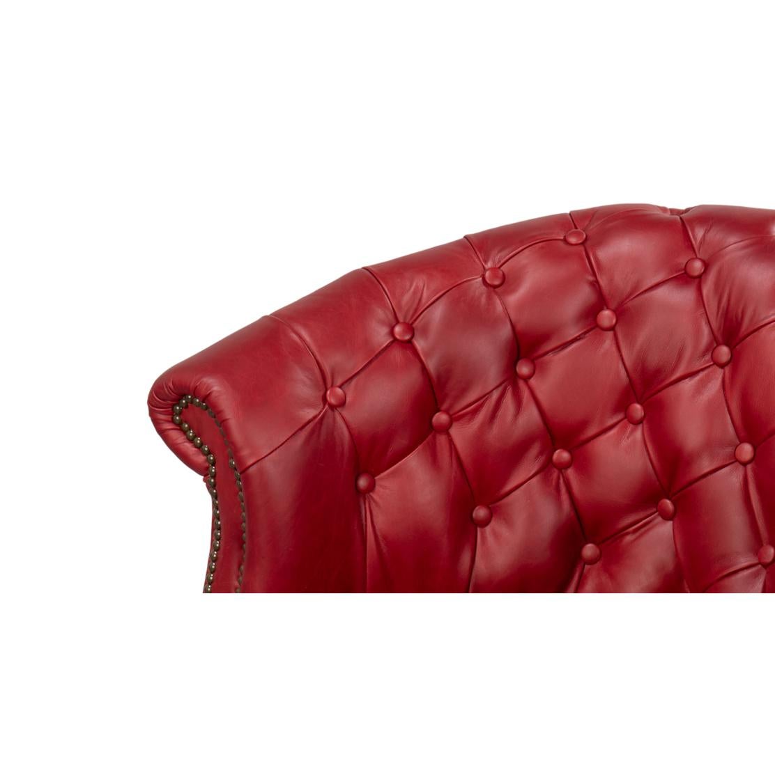 Chaise à dossier en cuir rouge en vente 2