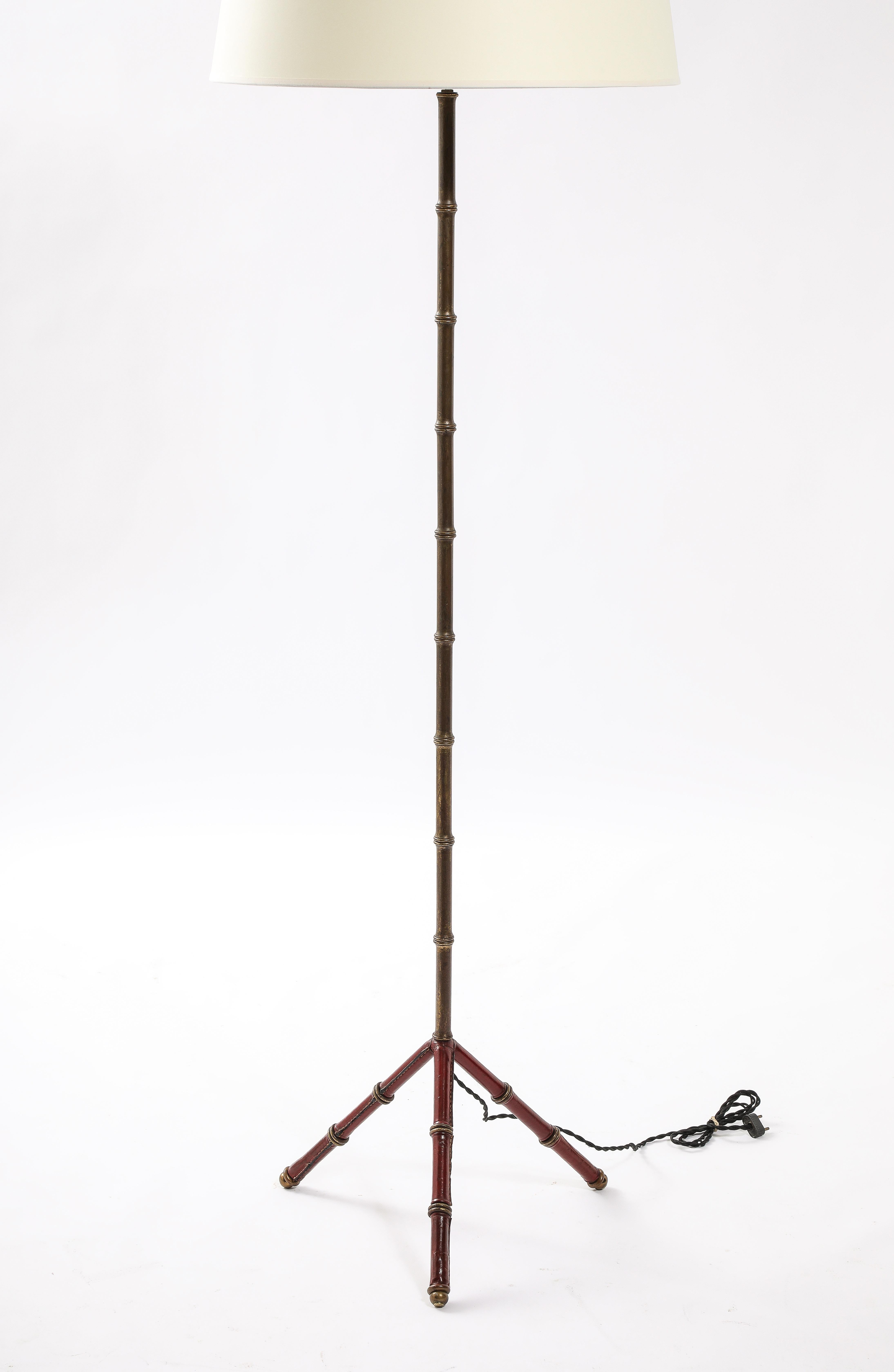 Red Leather & Brass Faux Bamboo Jacques Adnet Floor lamp, France 1950's For Sale 3