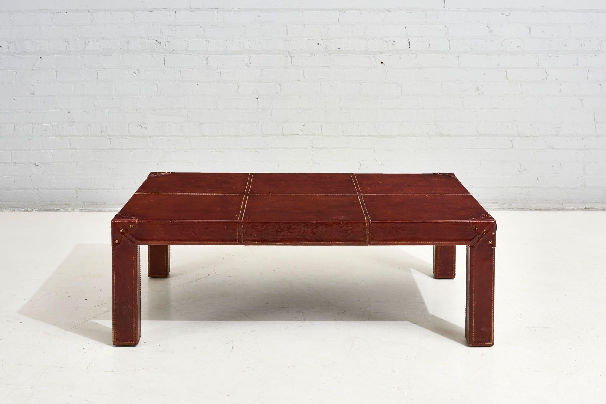 Red Leather Campaign Coffee Table, 1960 In Good Condition In Chicago, IL
