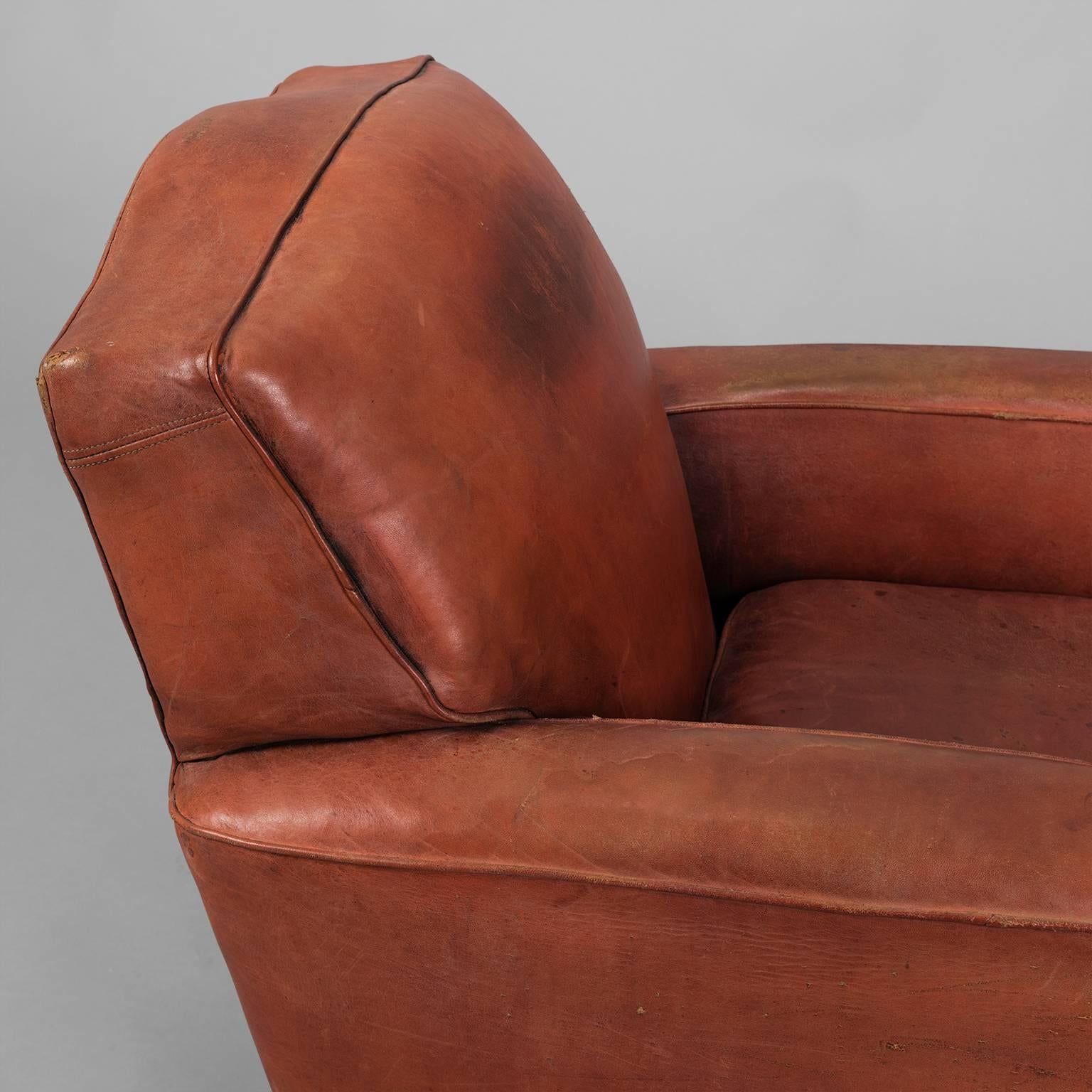 Red Leather Club Armchair, circa 1940 In Good Condition For Sale In Saint-Ouen, FR