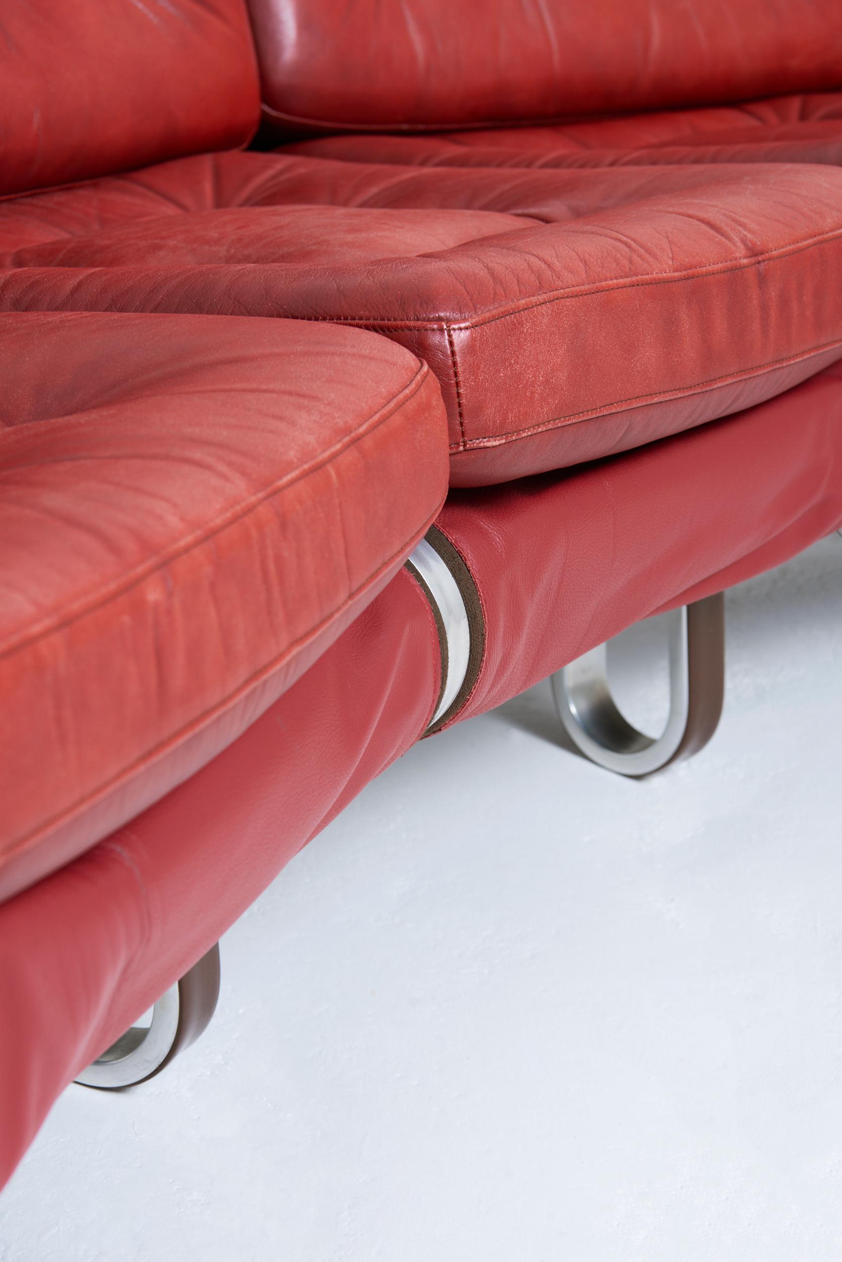 Gebogenes Sofa aus rotem Leder von Eric Sigfrid Persson im Angebot 5