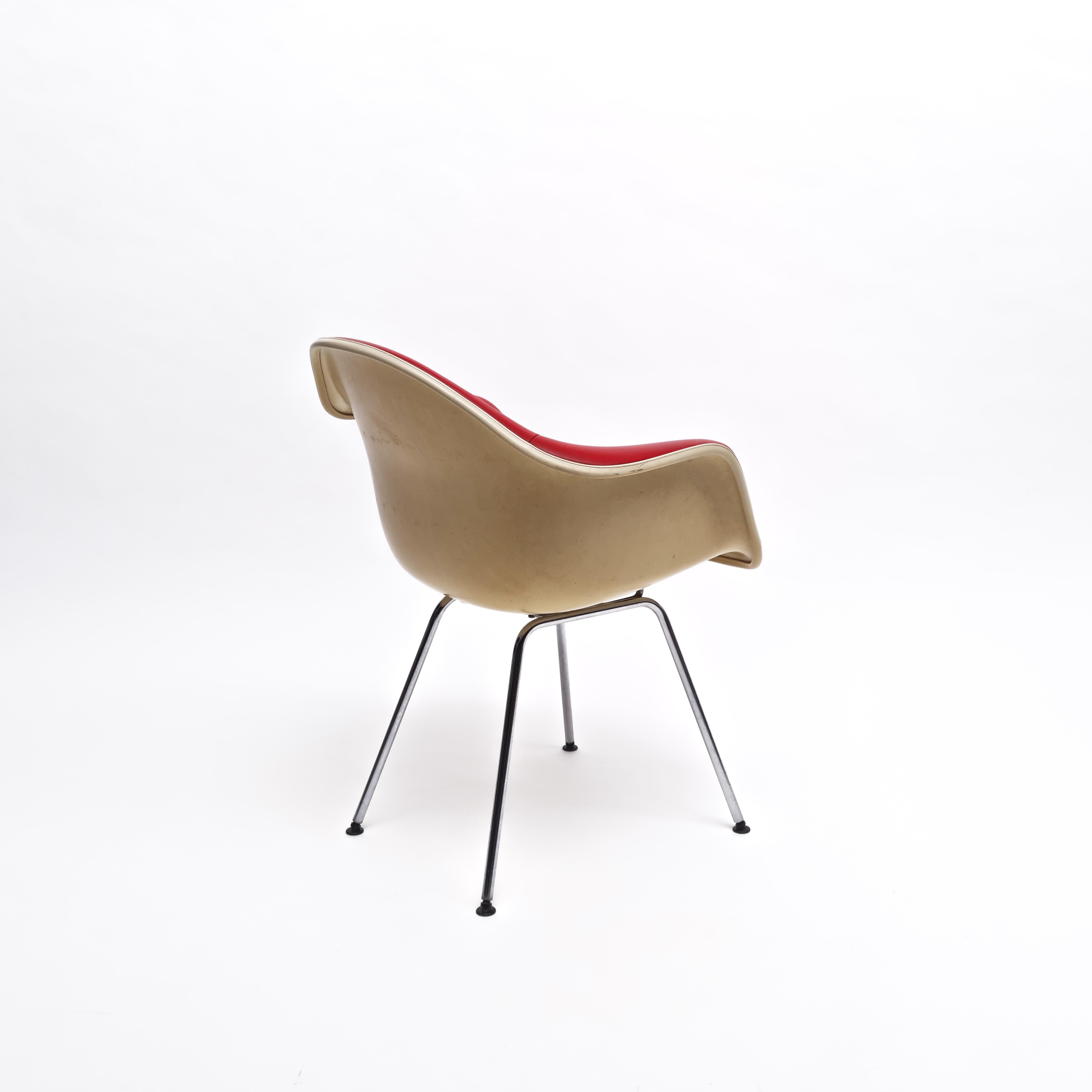 Sessel „Dax“ aus rotem Leder von Charles & Ray Eames, 1960er Jahre (20. Jahrhundert) im Angebot
