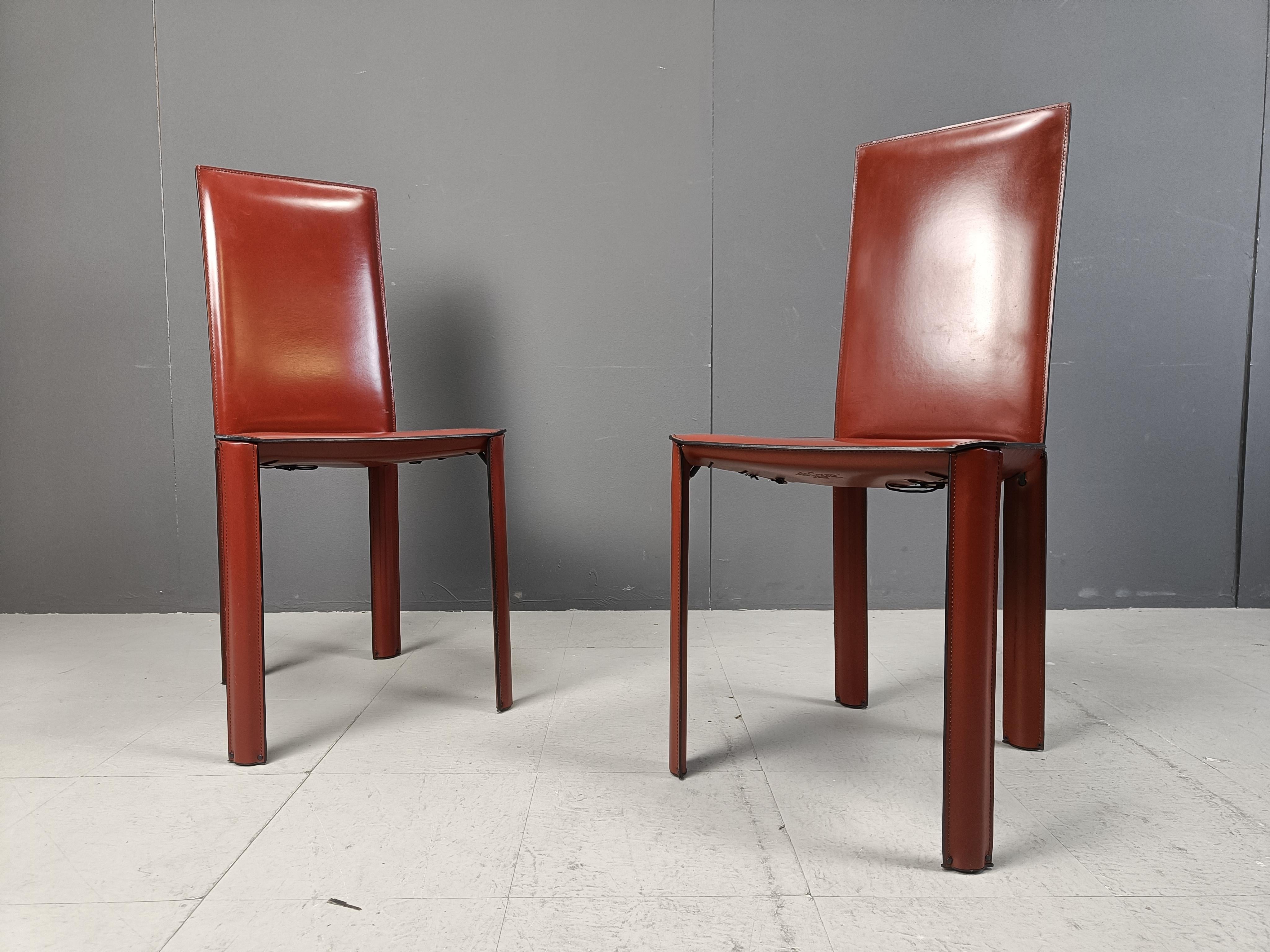 Sillas de comedor de piel roja de De Couro Brasil, años 80 - set de 4 4