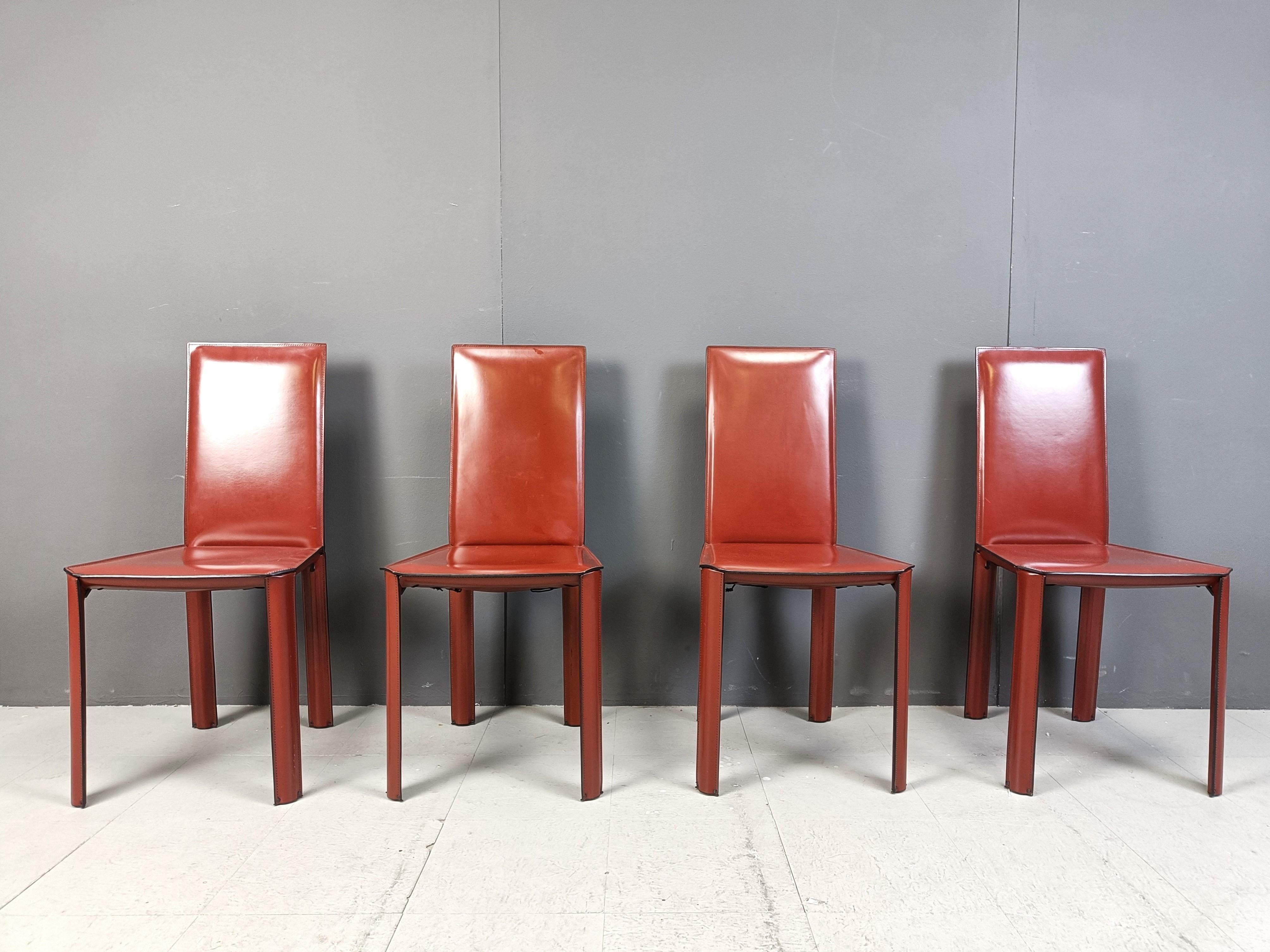 Sillas de comedor de piel roja de De Couro Brasil, años 80 - set de 4 en Bueno Estado en Leuven, Vlaams Gewest