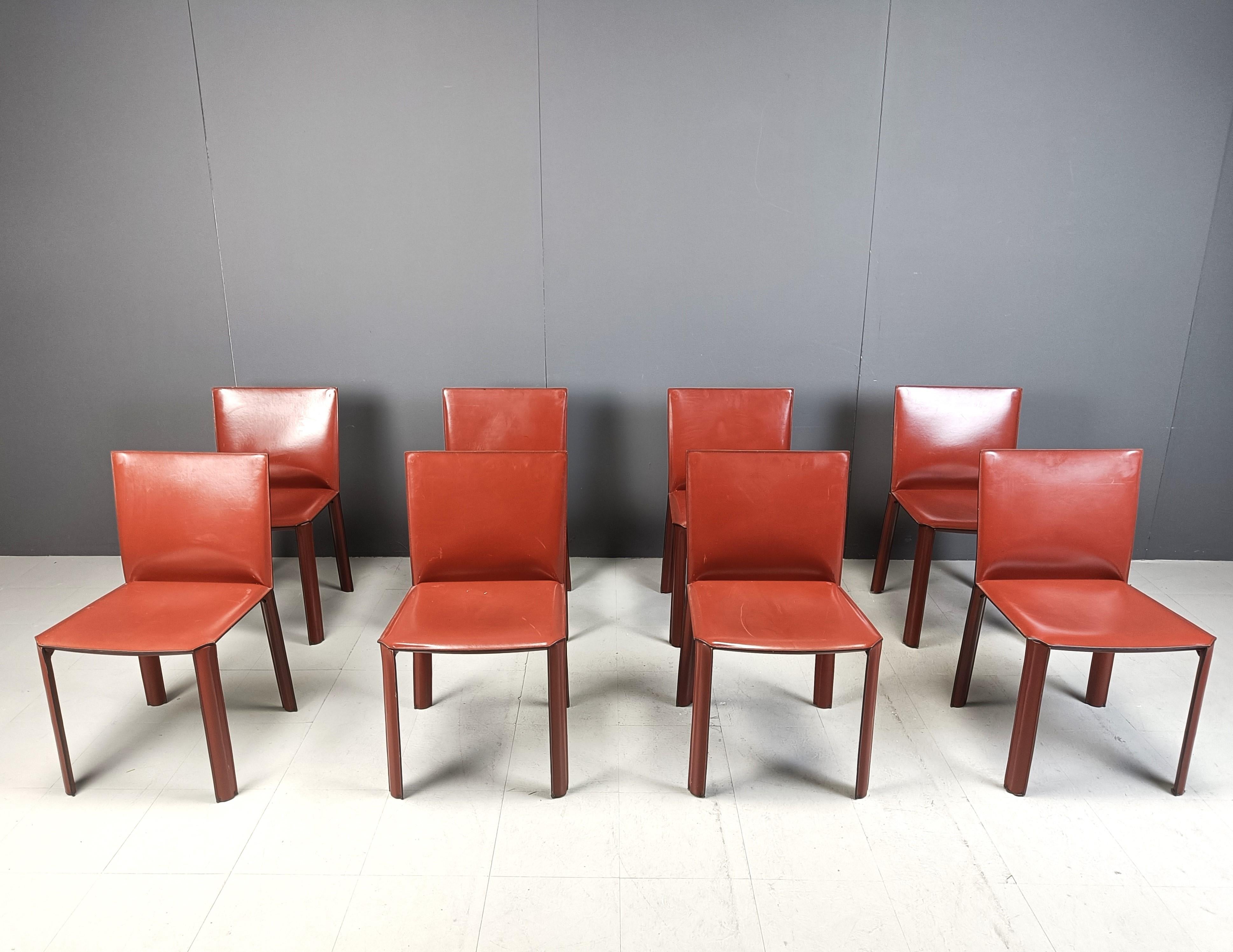 Vintage red leather dining chairs by Decouro Brazil. 

These high quality dining chairs have a timeless design and are made of strong leather.

They resemble a lot like the Cab dining chairs still produced by Cassina today. 

1980s - Brazil

Good