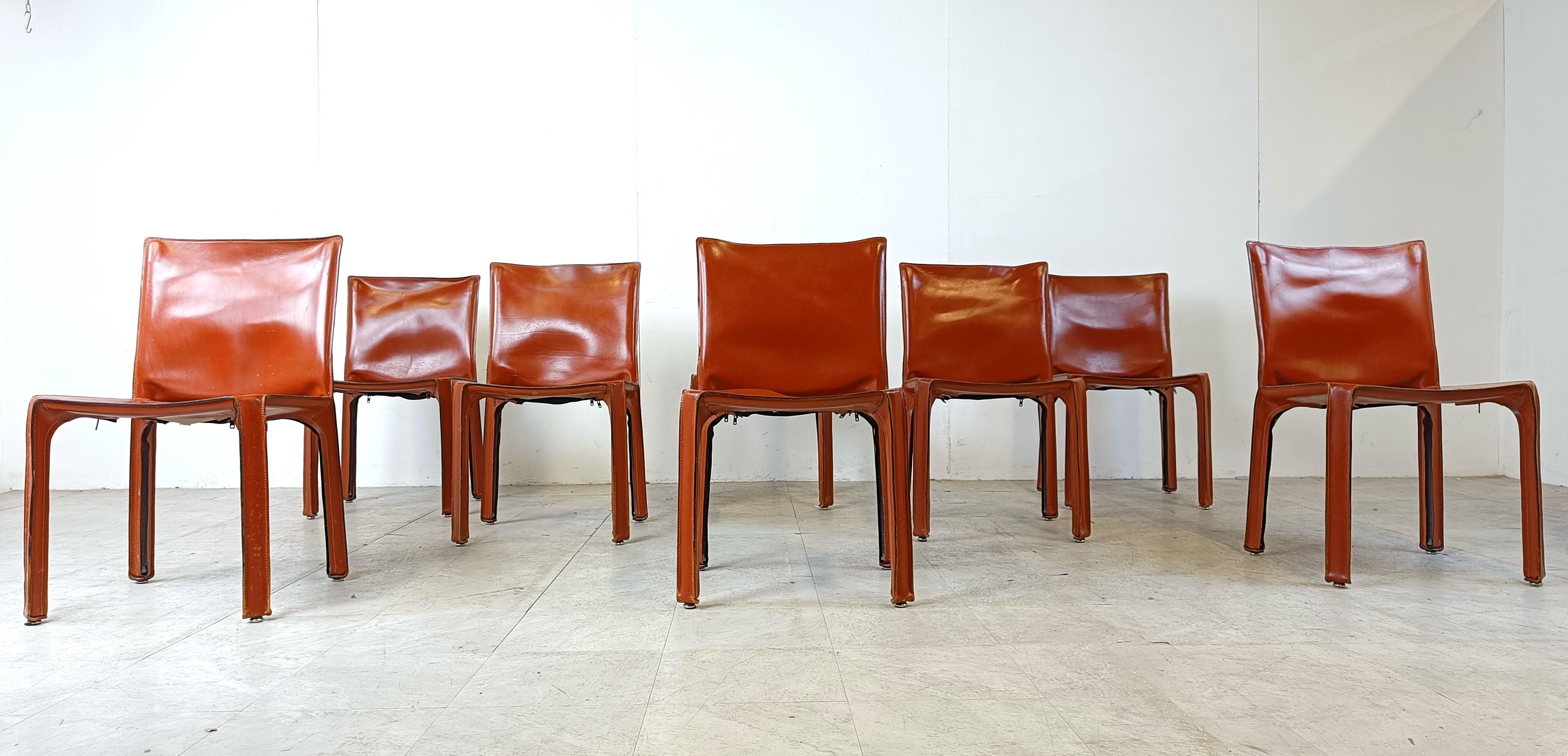 Red leather dining chairs Italy, 1970s - set of 8 In Good Condition In HEVERLEE, BE