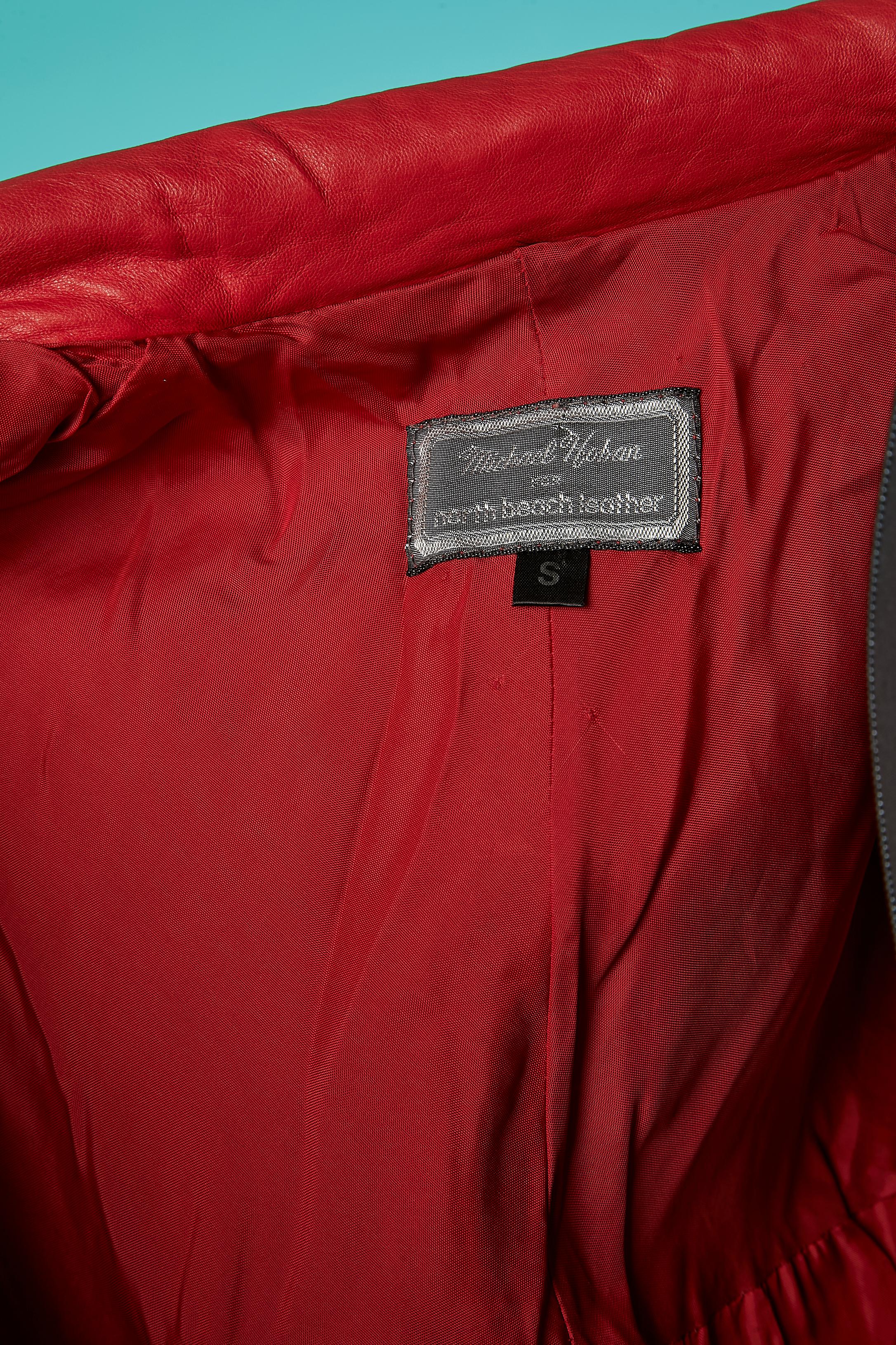 Rotes Lederkleid mit Reißverschluss in der Mitte vorne M.Hoban für North Beach Leather  im Angebot 3