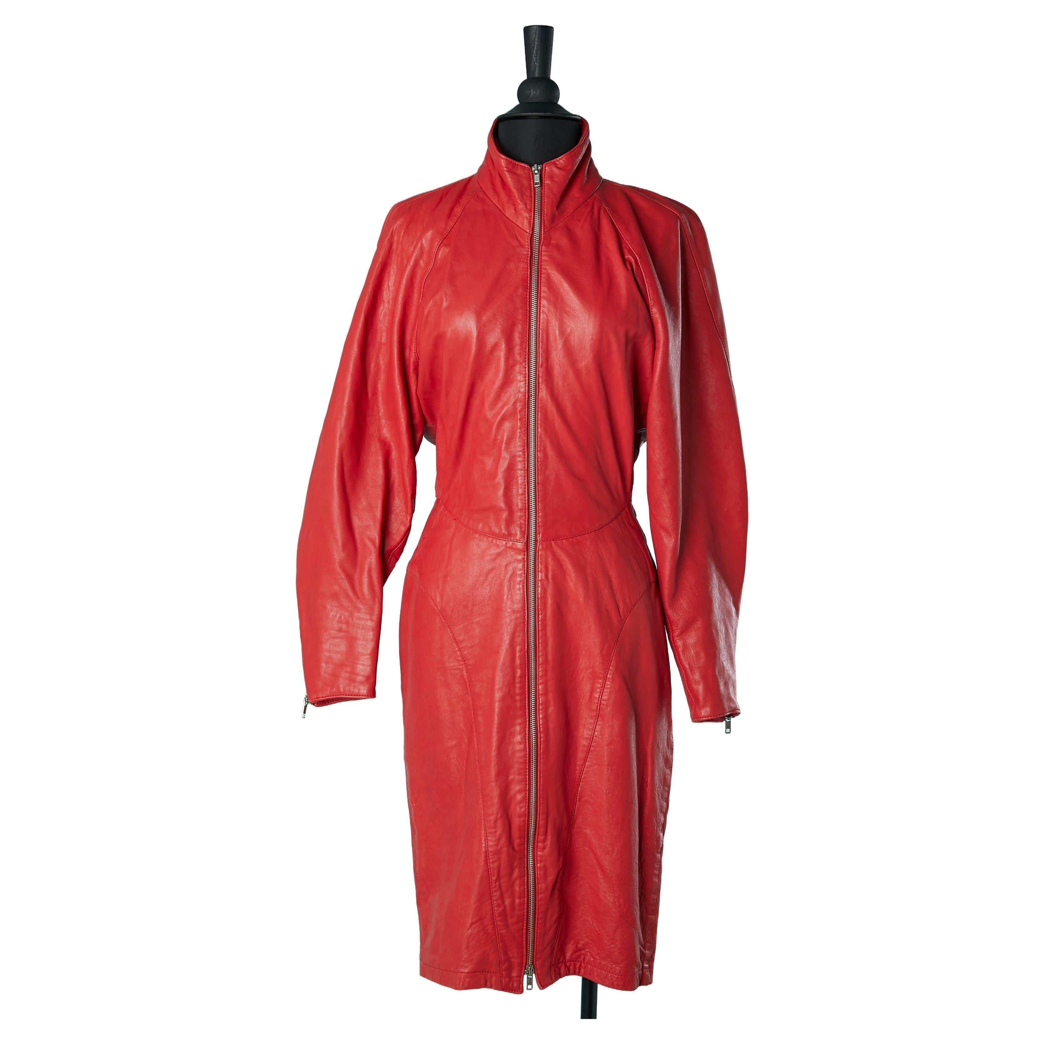 Rotes Lederkleid mit Reißverschluss in der Mitte vorne M.Hoban für North Beach Leather  im Angebot