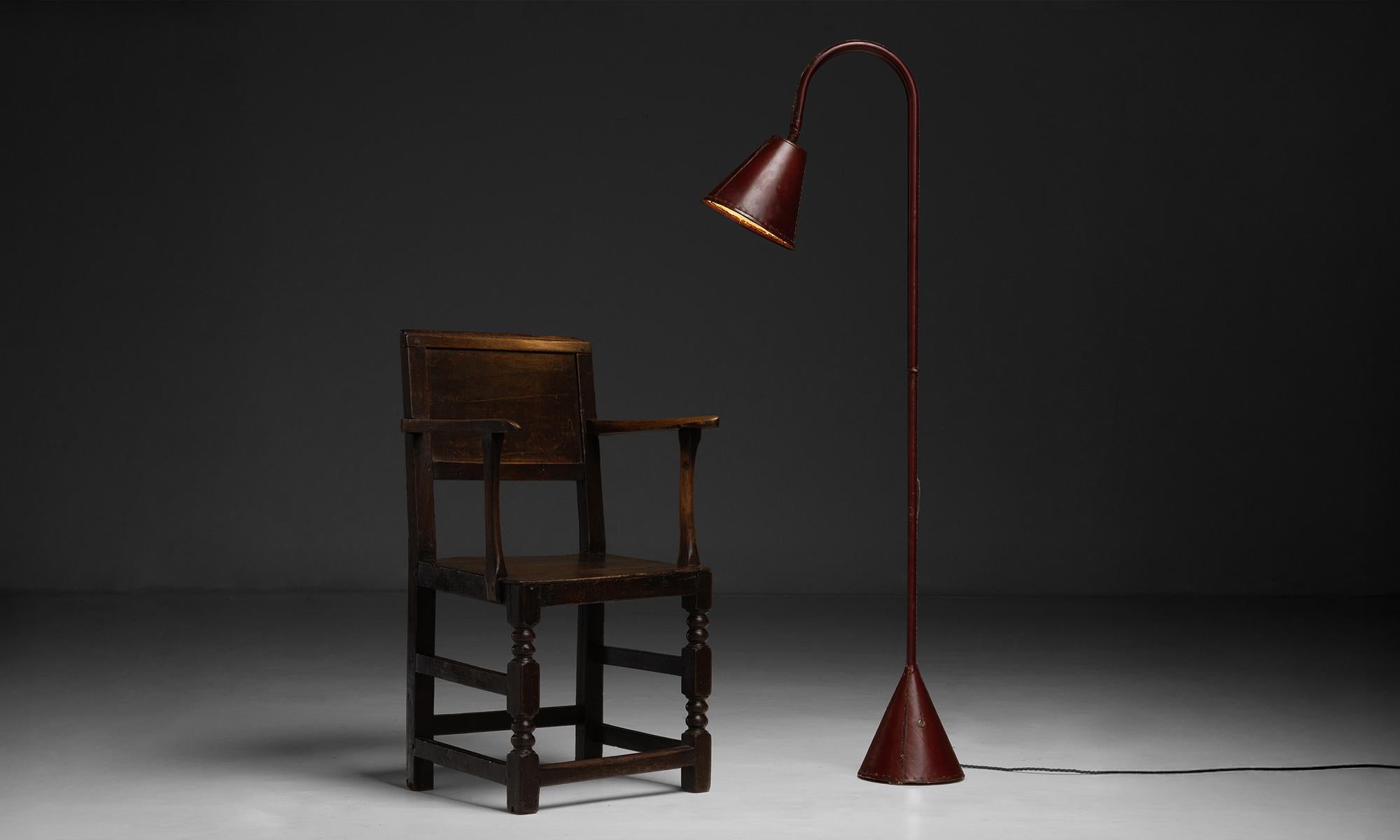 Spain, 1960
Saddle-stitched distressed leather over steel & articulating shade. Stamped Valenti / Made in Spain.
9”w x 20”d x 58.75”h
Ref. L5108
$ 9,200