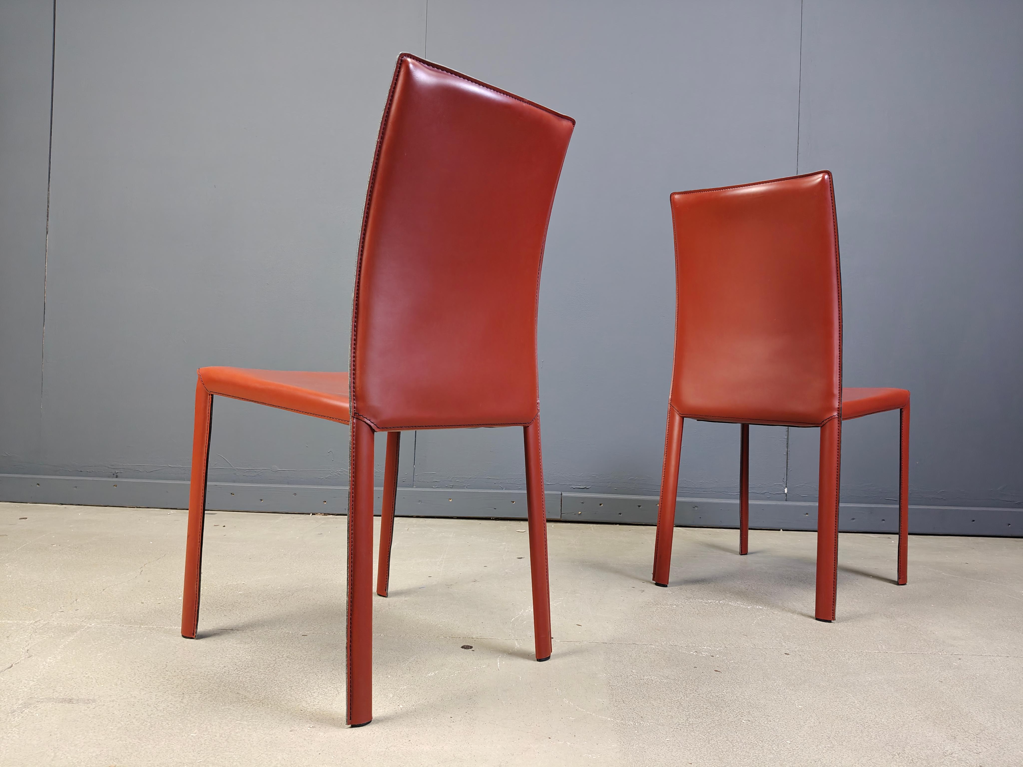 Sillas de comedor italianas de cuero rojo, años 80 - juego de 6 Italiano en venta