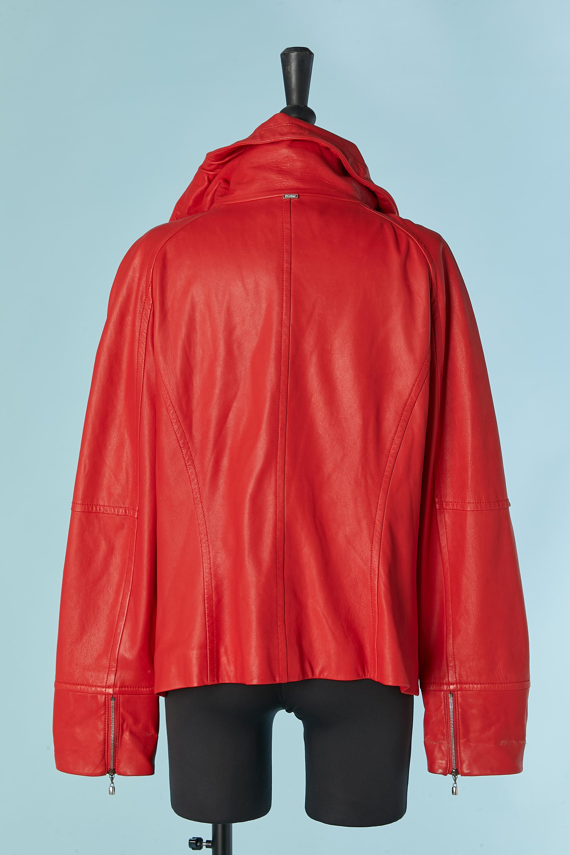 Femenino o masculino Chaqueta de cuero roja ST JOHN en venta