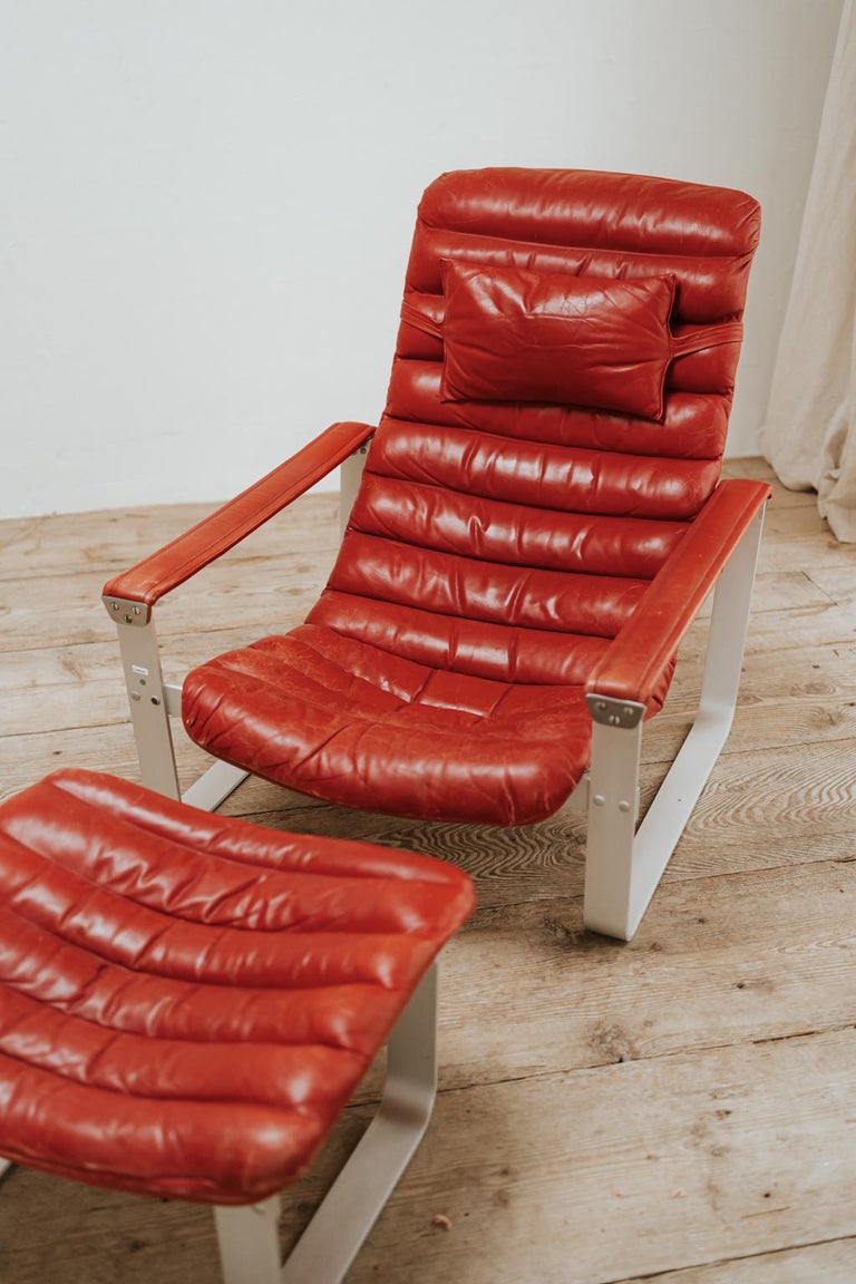 Red Leather Lounge Chair and Ottoman, Ilmari Lappalainen In Good Condition For Sale In Brecht, BE