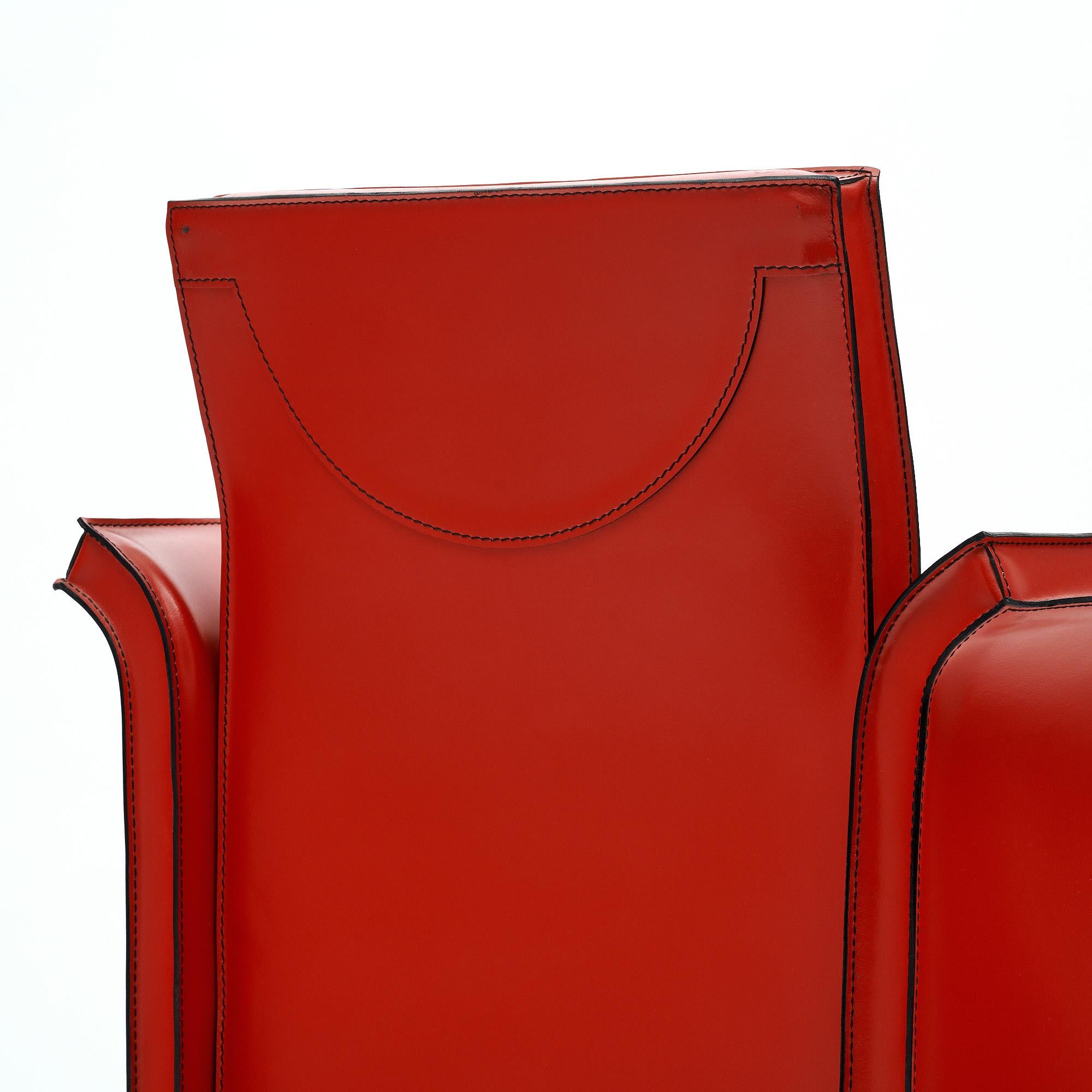 Sillas auxiliares modernistas de cuero rojo de 