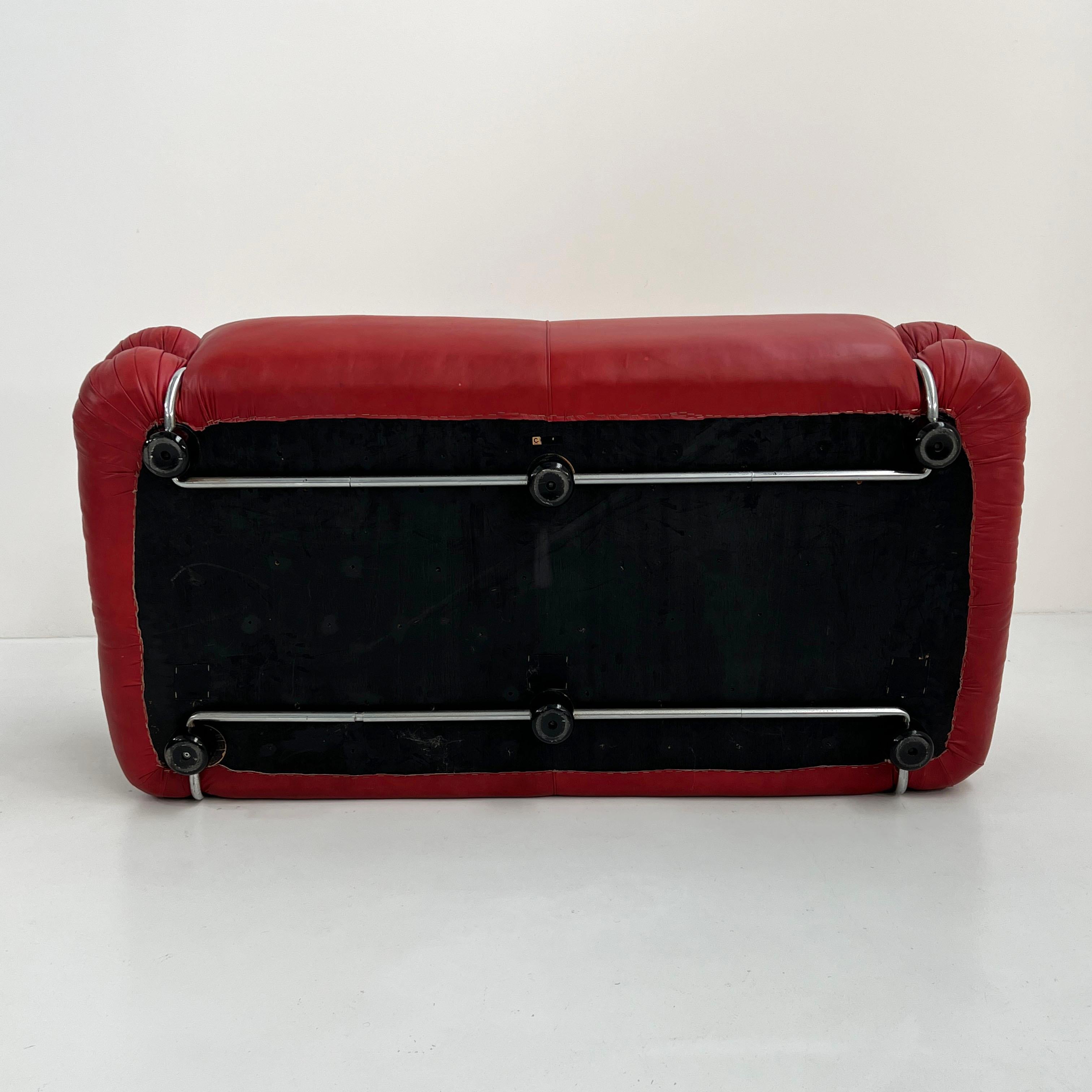 Red Leather Sesann 2-seater Sofa by Gianfranco Frattini for Cassina, 1970s 3