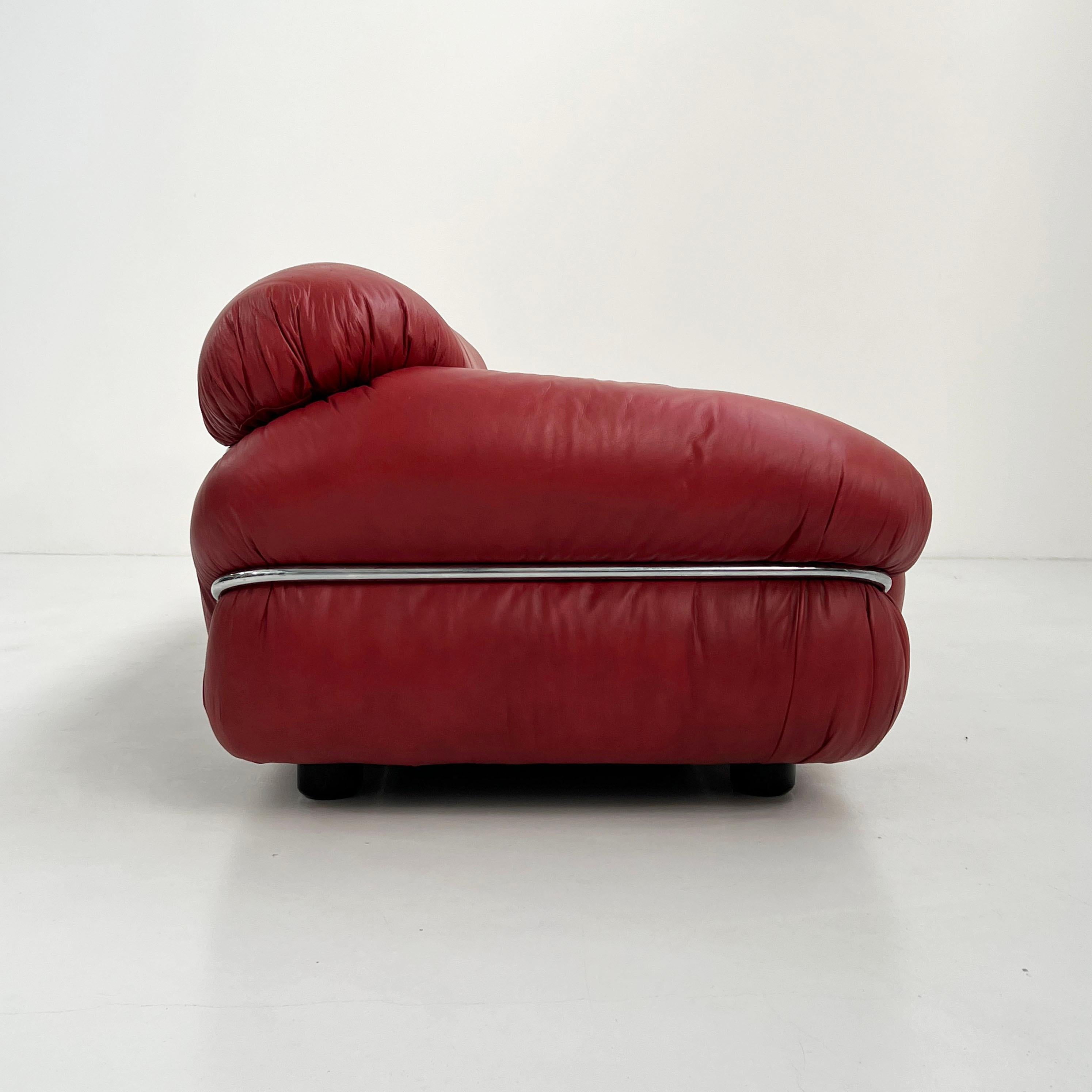 Late 20th Century Red Leather Sesann 2-seater Sofa by Gianfranco Frattini for Cassina, 1970s