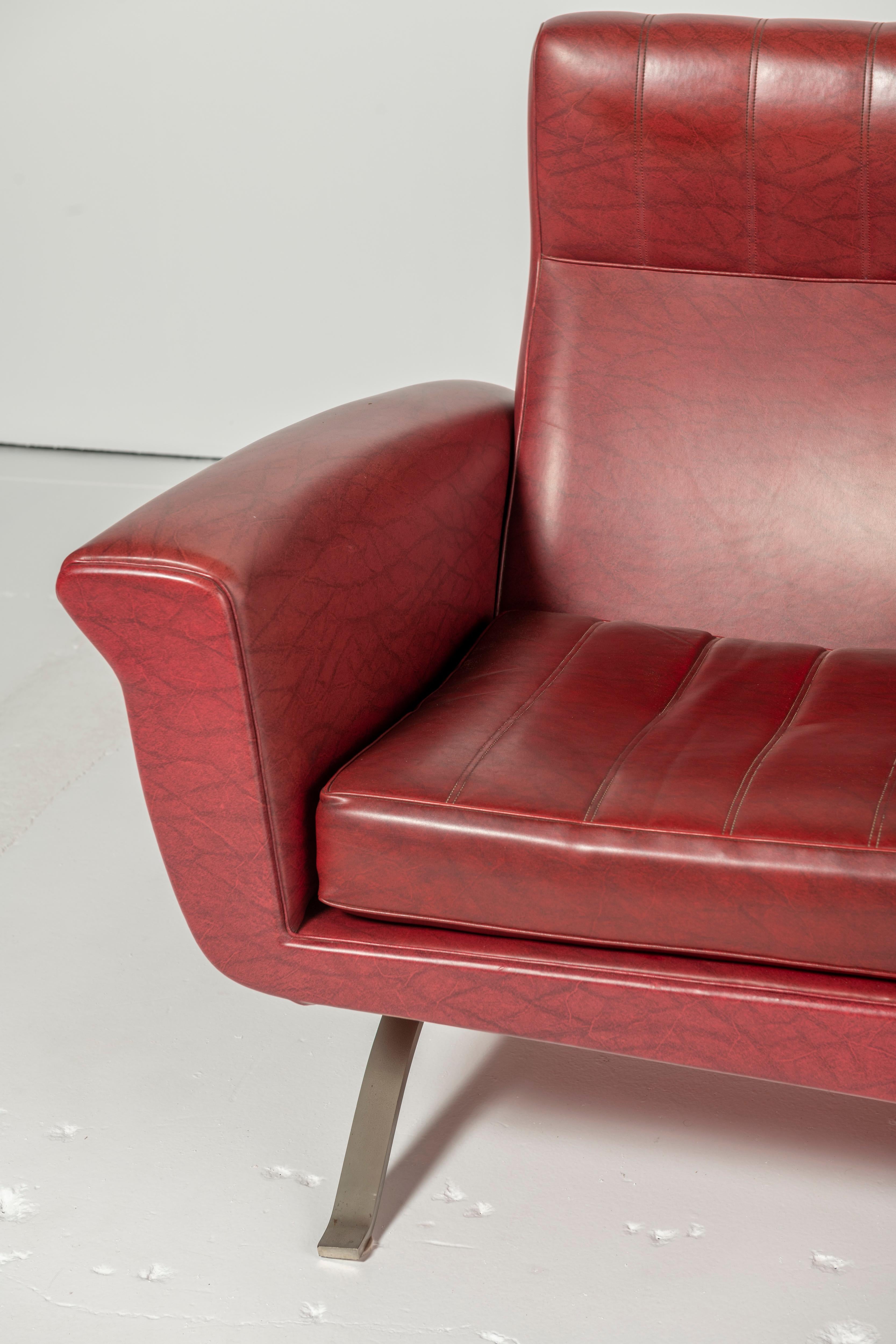Red Leather Sofa by Augusto Bozzi for Saporiti, 1950s In Good Condition In San Francisco, CA