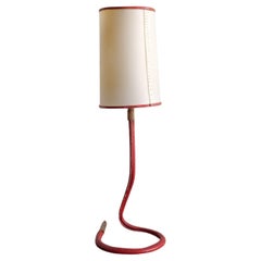 Lampada da tavolo in pelle rossa