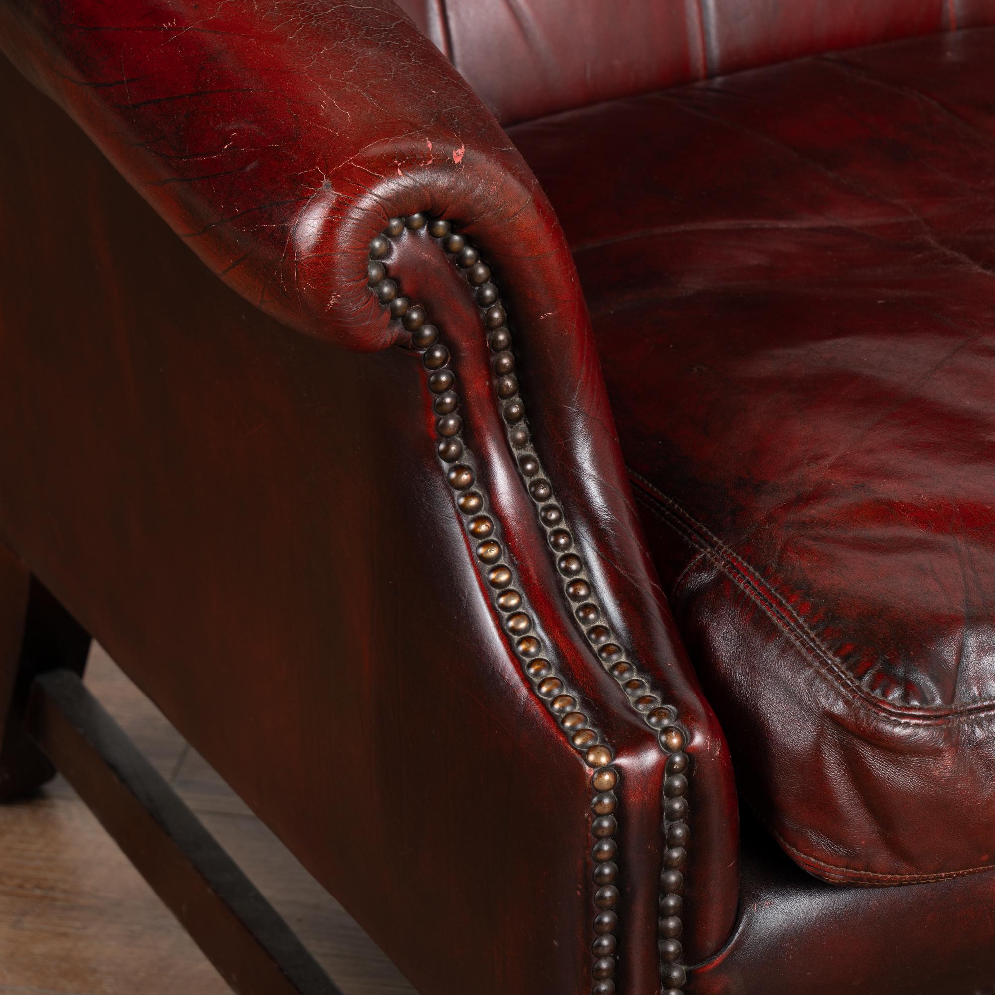 Red Leather Wingback Chesterfield Loveseat Double Chair, England circa 1960 For Sale 3
