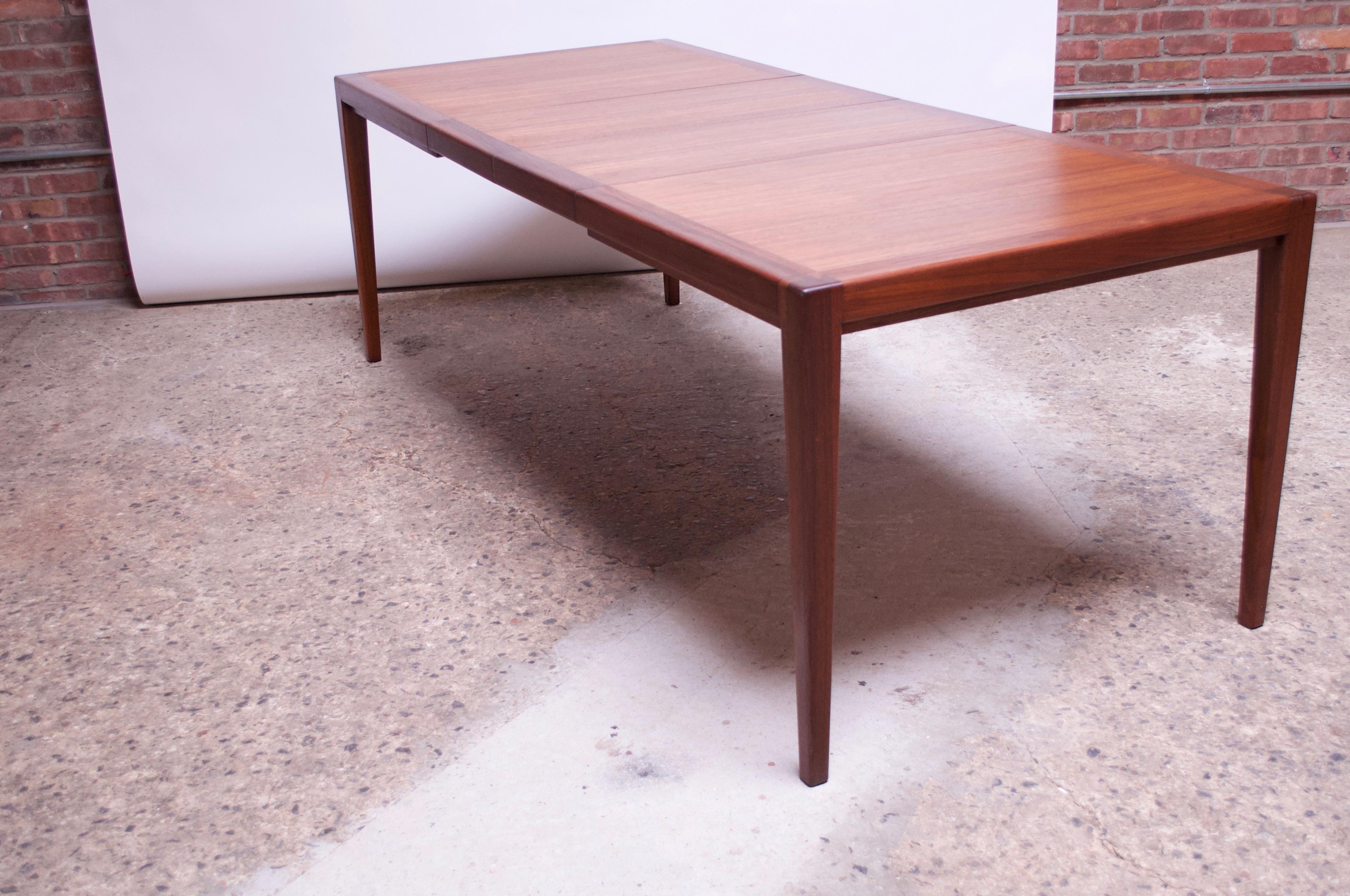 Mid-20th Century Red Lion Table Company Walnut Dining Table with Two Leaves