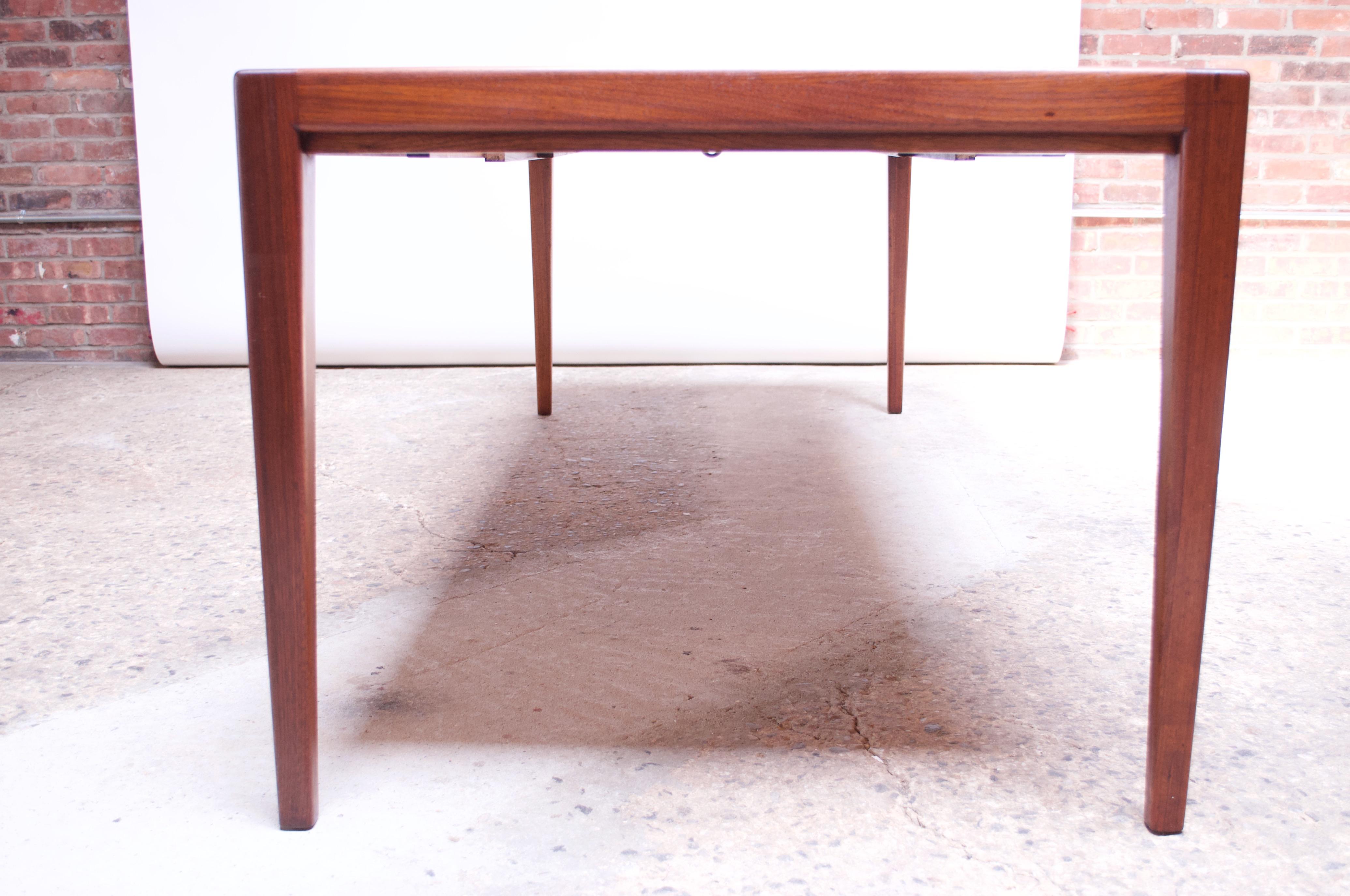 Red Lion Table Company Walnut Dining Table with Two Leaves 1