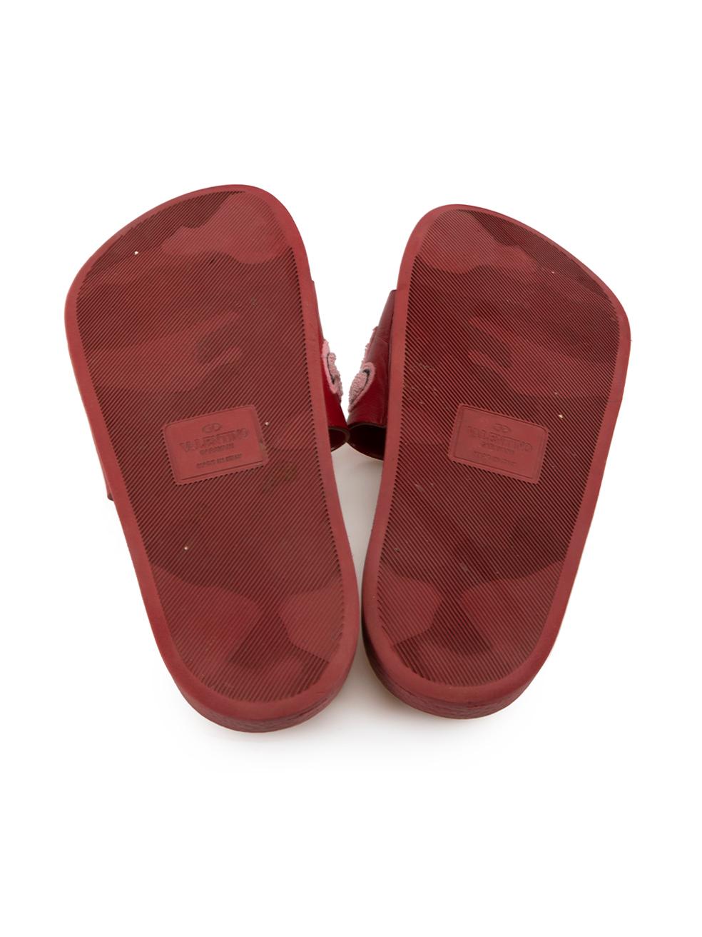 Valentino Red Logo Patch Rubber Slides Size IT 38 For Sale 1