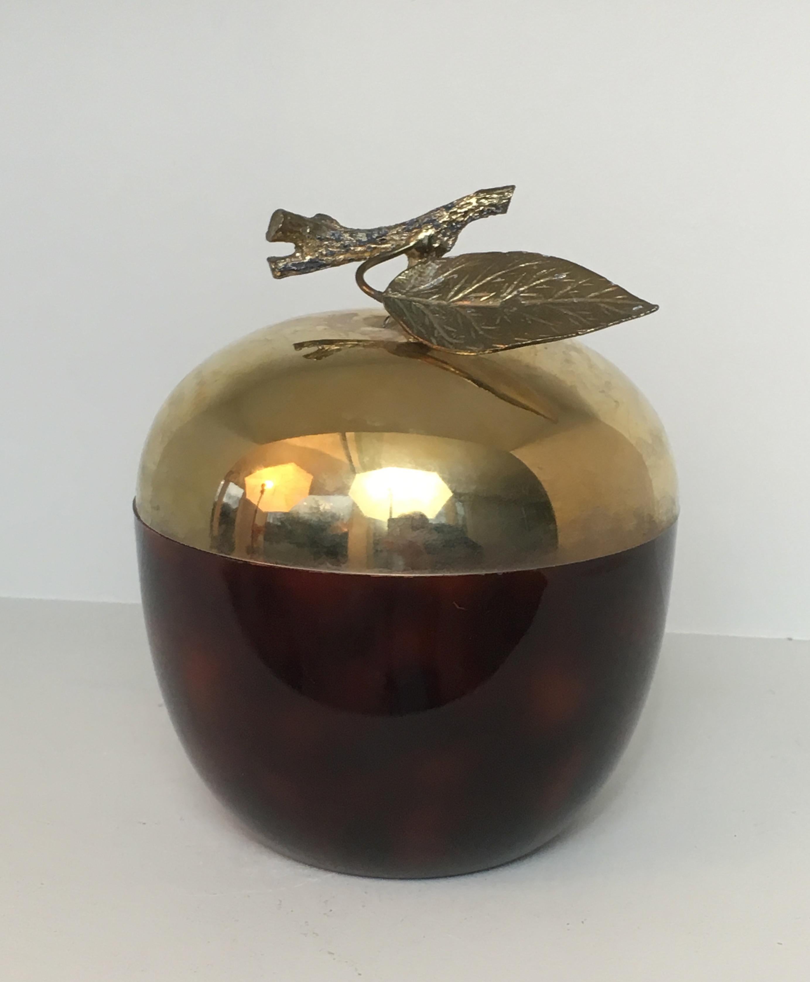 Apfel-Eiskübel aus rotem Lucite:: vergoldetem Metall und Kunststoff:: französisch:: um 1970 im Angebot 5