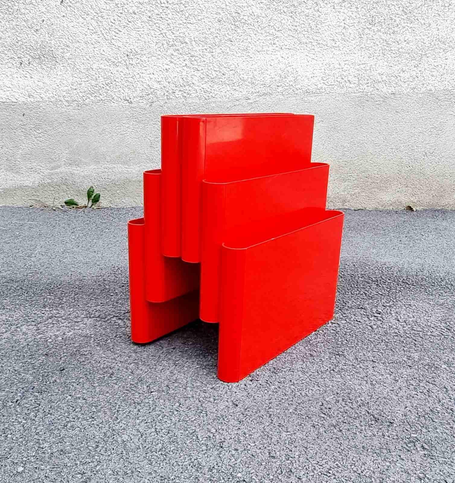 Red Magazine Rack Model 4675 Designed by Giotto Stoppino for Kartell, Italy 70s 4