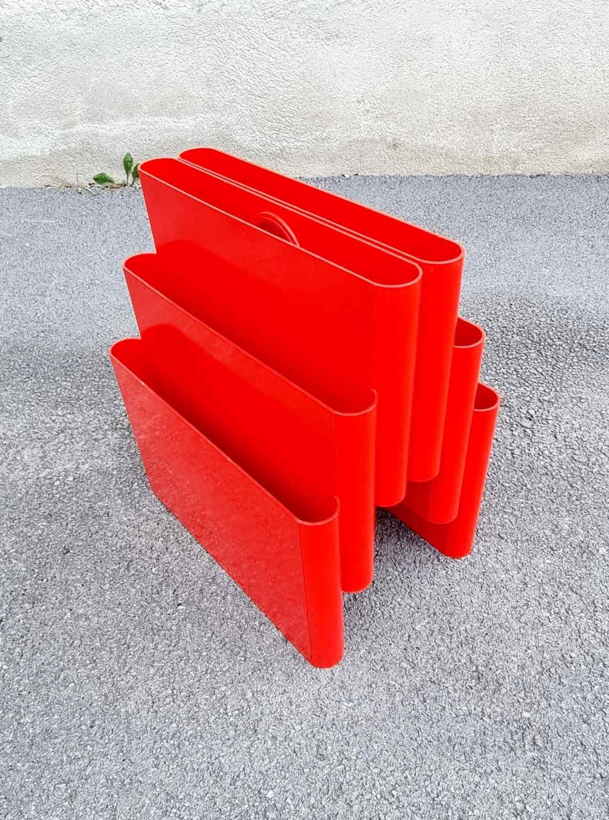 Late 20th Century Red Magazine Rack Model 4675 Designed by Giotto Stoppino for Kartell, Italy 70s