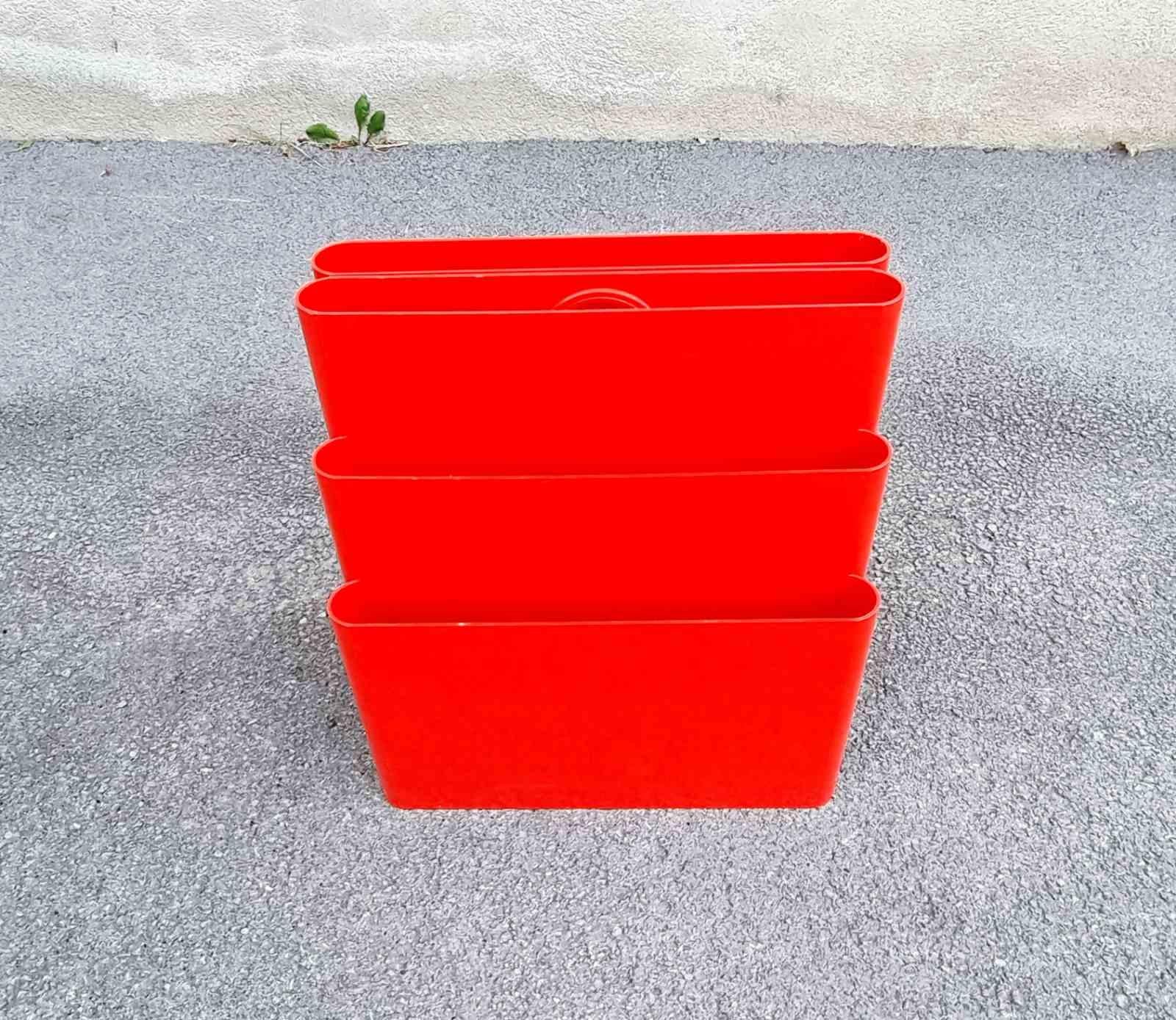 Red Magazine Rack Model 4675 Designed by Giotto Stoppino for Kartell, Italy 70s 1