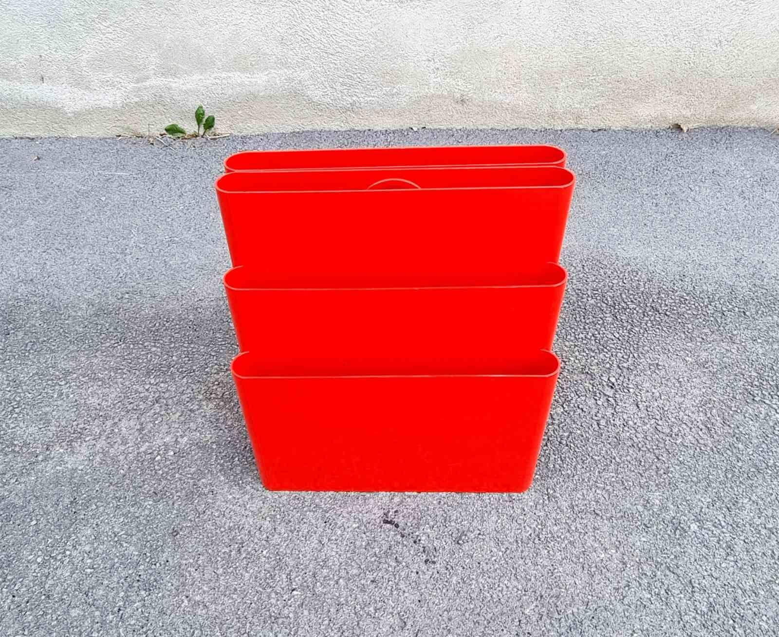 Red Magazine Rack Model 4675 Designed by Giotto Stoppino for Kartell, Italy 70s 2