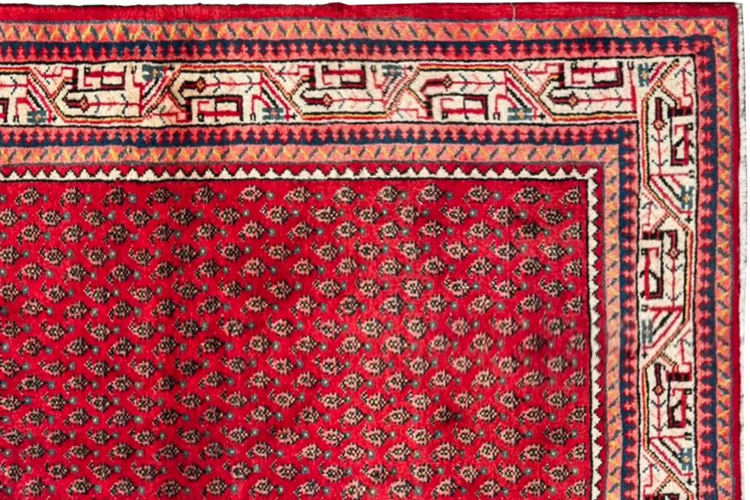 Alfombra Pequeña Mahal Roja - Rojo Llamativo (63x44) en Excelente estado para la venta en Dallas, TX