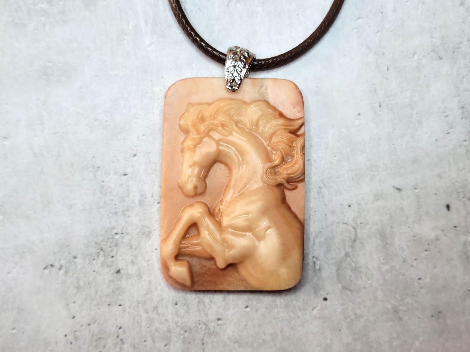 Red Malachite Cameo Pendant For Sale 3