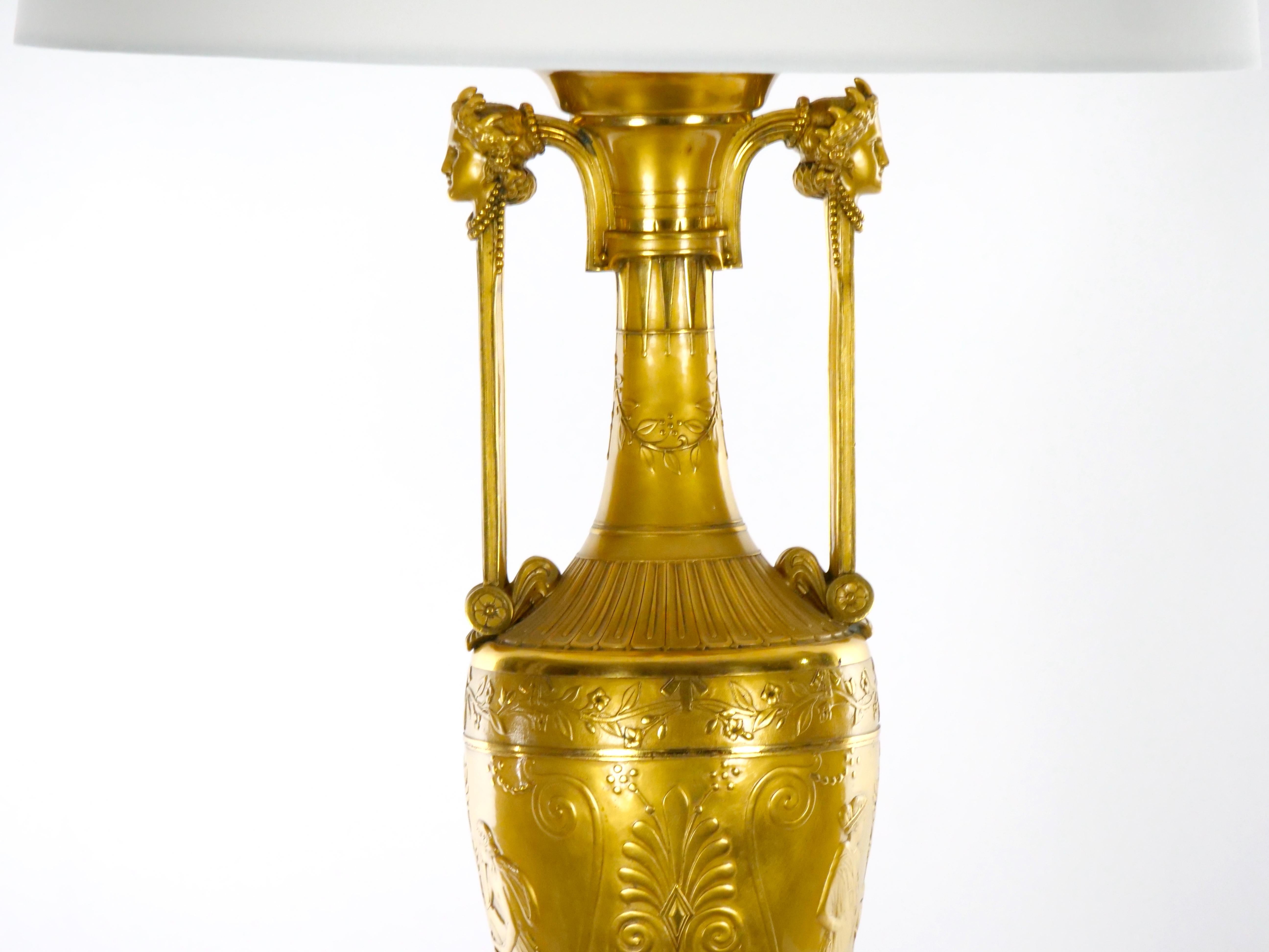 Black Marble / Gilt Bronze  Single Library Table Lamp By Barbedienne Foundry In Good Condition For Sale In Tarry Town, NY