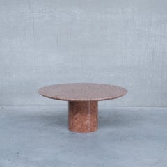 Table basse italienne du milieu du siècle dernier en marbre rouge avec spécimens d'acide