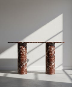 Konsolentisch aus rotem Marmor Rosso Levanto - Minimalistischer Steintisch für den Eingangsbereich