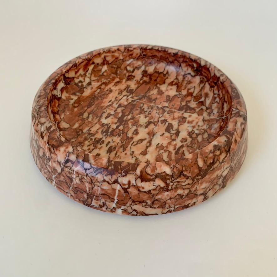 Mid-20th Century Red Marble Round Dish or Vide-Poche, circa 1960, Italy. For Sale