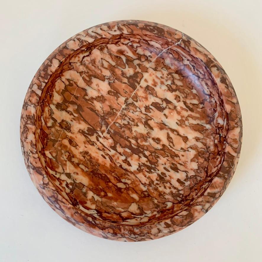 Red Marble Round Dish or Vide-Poche, circa 1960, Italy. For Sale 2
