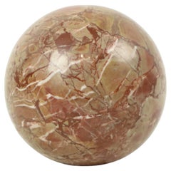 Sphère en marbre rouge lourde, boule polie vintage de 12 cm