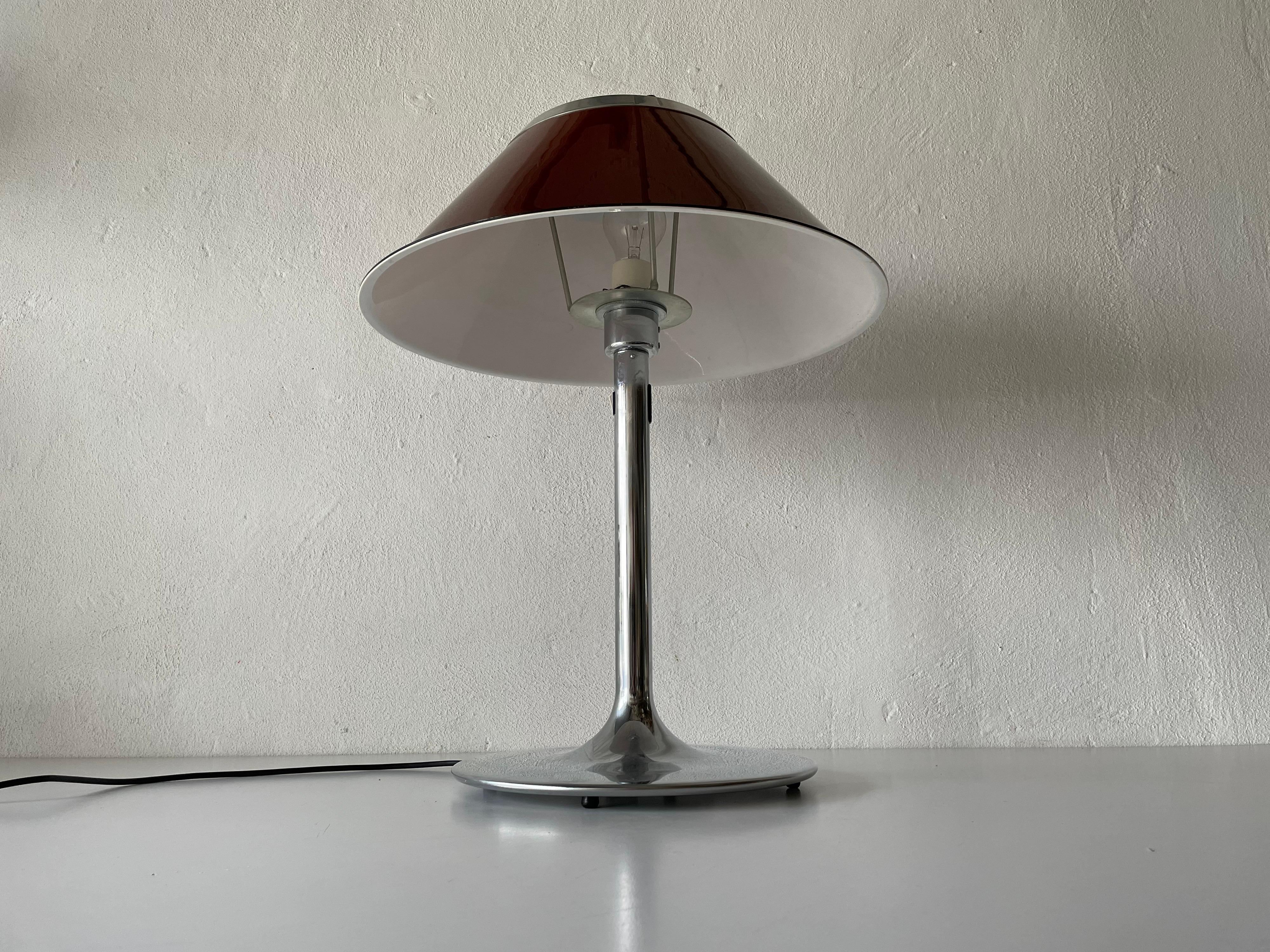 Red metal and chrome table lamp by Ateljé Lyktan, 1970s, Sweden

Lampshade is in very good vintage condition.

This lamp works with E27 light bulb. 
Wired and suitable to use with 220V and 110V for all countries.

Measurements:
Height: 57