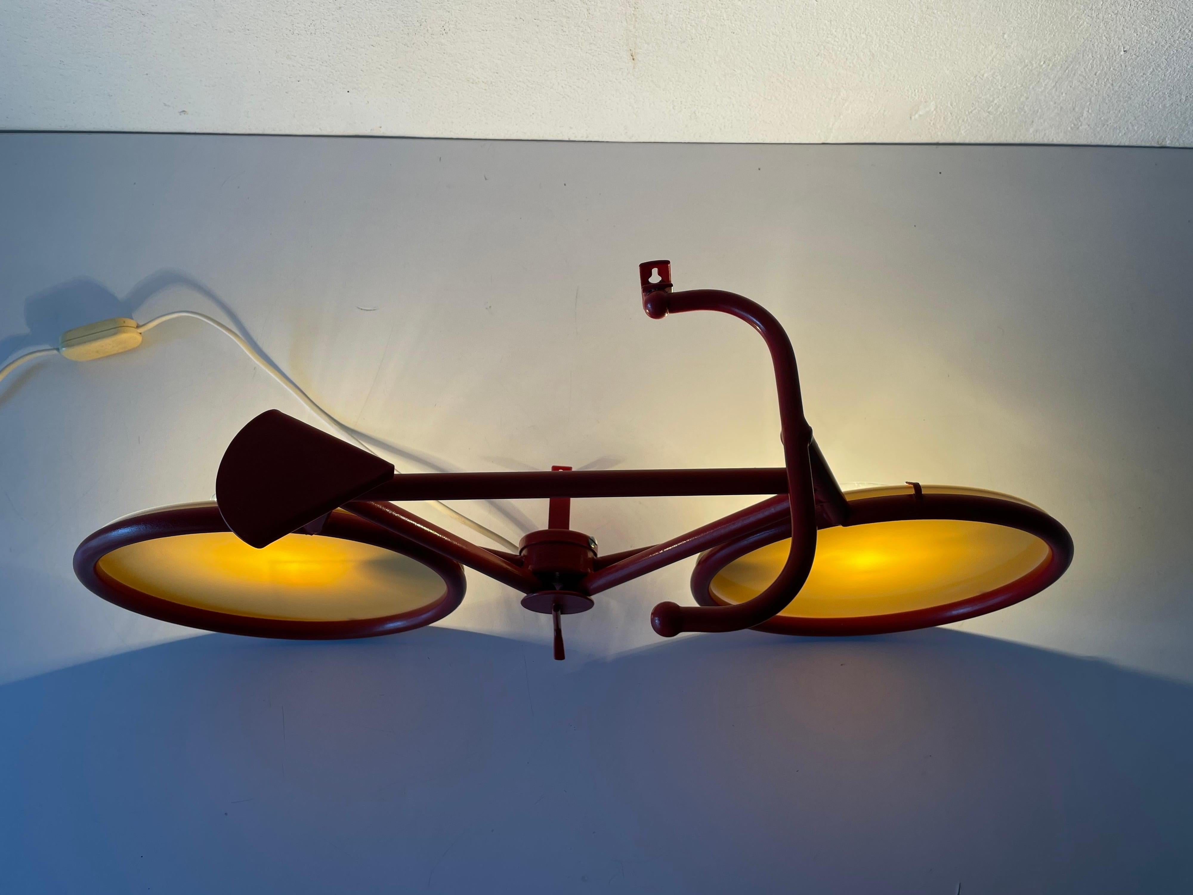 Lampe de bureau ou lampe murale bicyclette en métal rouge par Zicoli, 1970, Italie en vente 8