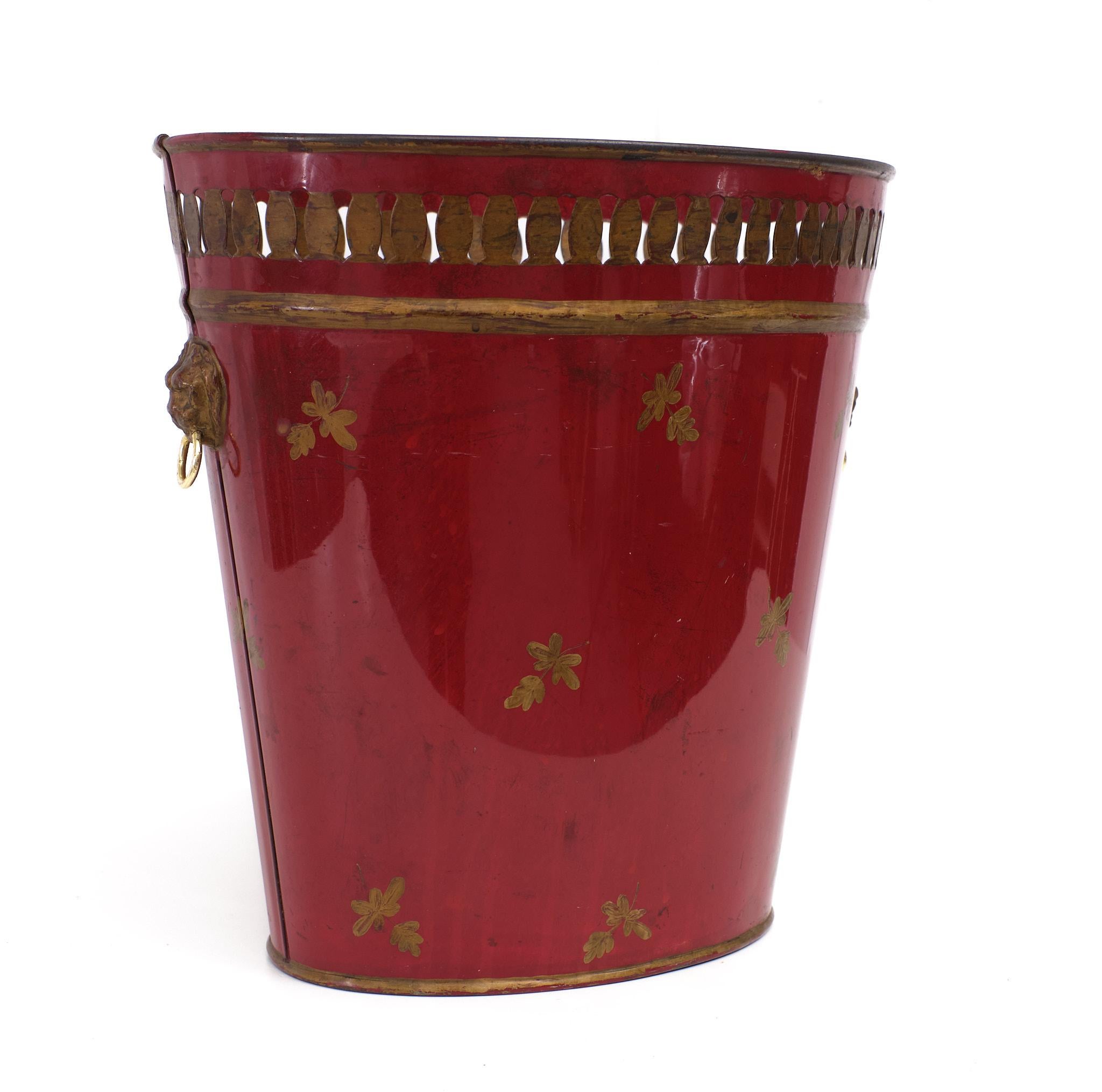 Red Metal Waste Basket  1950s  England  In Good Condition In Den Haag, NL