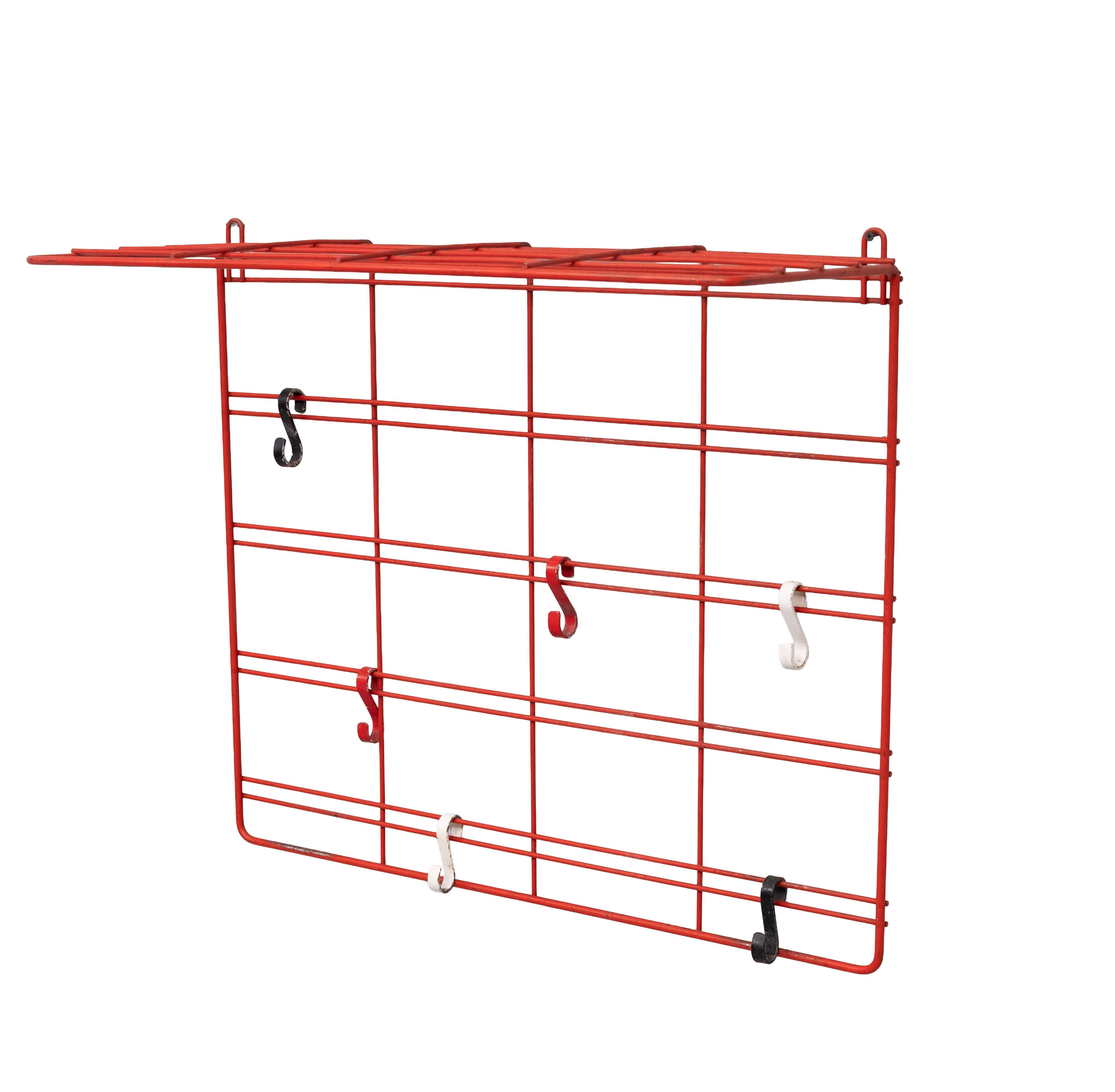 Roter Metalldraht-Garderobenständer 1960er Jahre Holland (Moderne der Mitte des Jahrhunderts) im Angebot