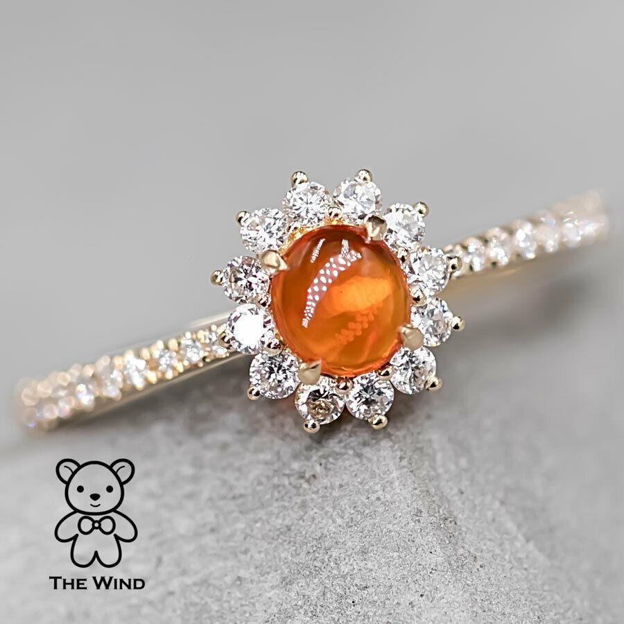 Roter mexikanischer Feueropal Halo Diamant Verlobungsring 18K Gelbgold im Zustand „Neu“ in Suwanee, GA