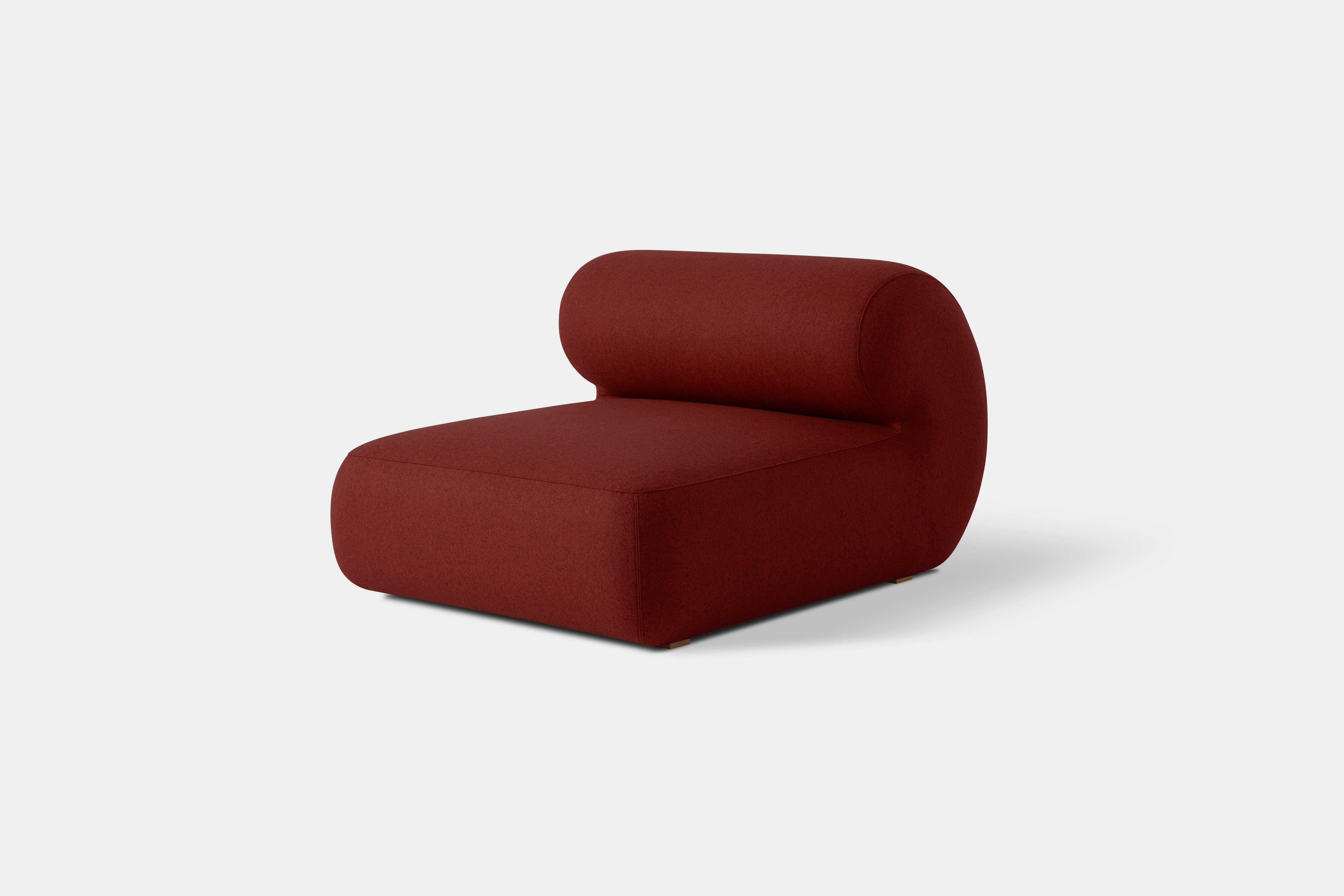 Red Michelin Straight Module by Pepe Albargues
Dimensions: W 103 x D 113 x H 71 cm
Materials: Pinewood, plywood and tablex structure.
Foam CMHR (high resilience and flame retardant) for all our cushion filling systems.
Lacquered beech wood