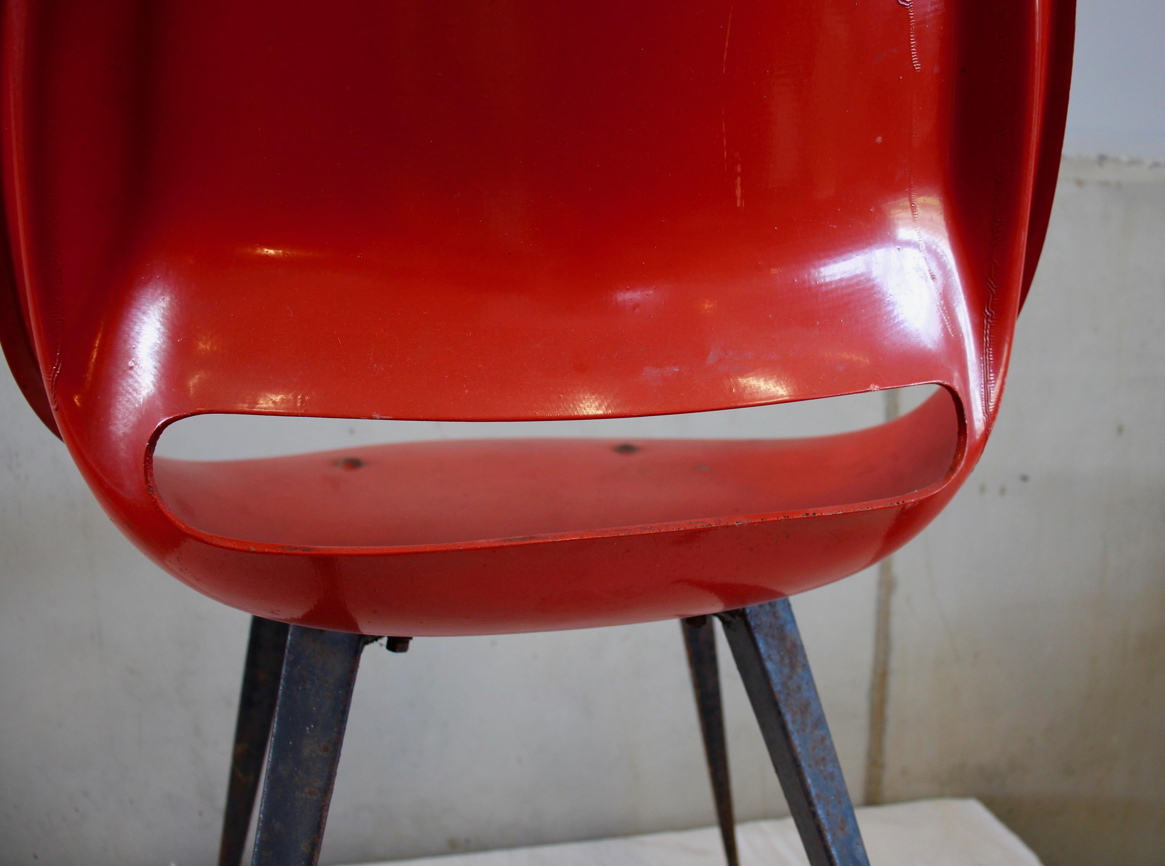 mid century modern fiberglass chair