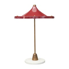 Lampe de table rouge ""Stilnovo"" italienne du milieu du siècle dernier Lampe de table sur base en marbre