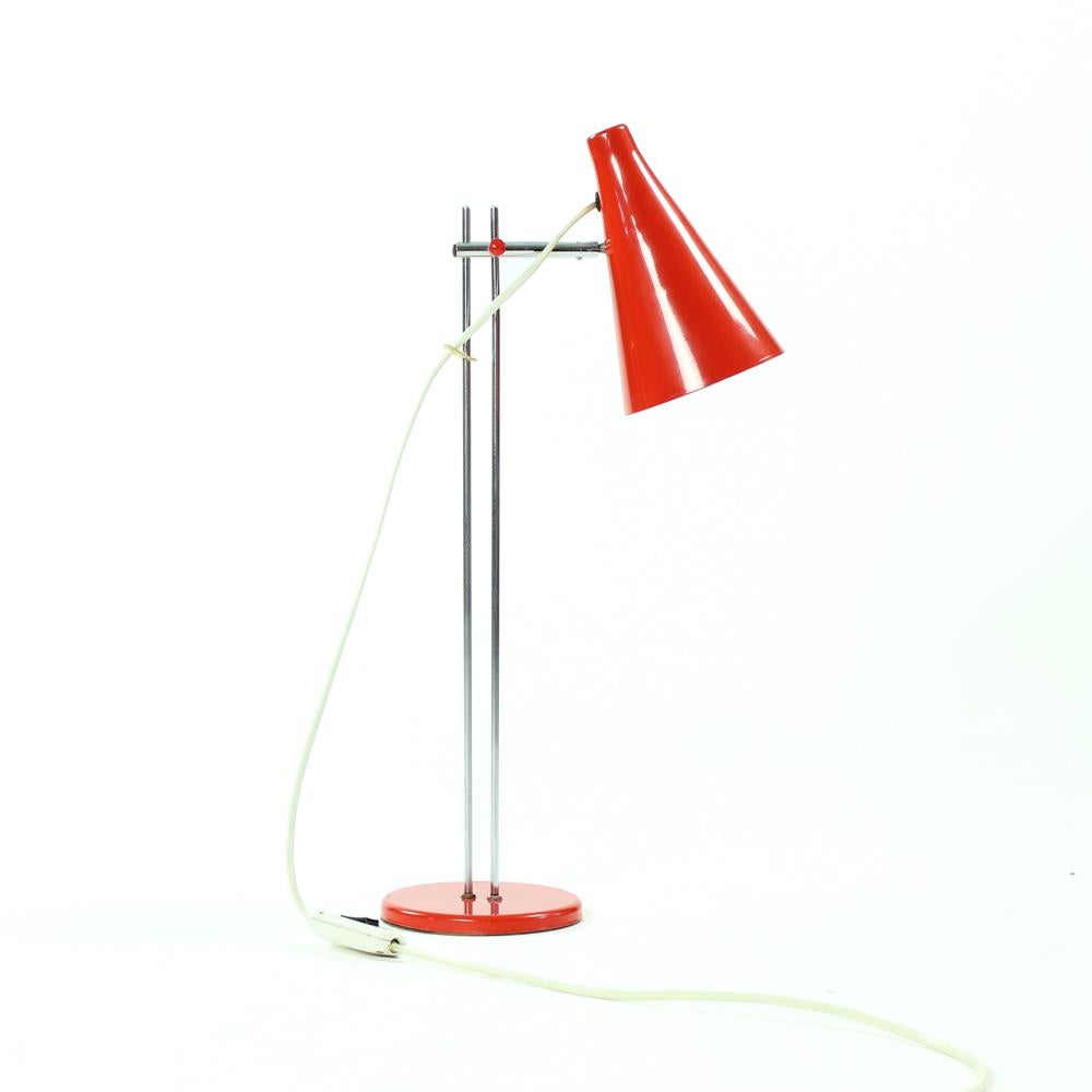 Beautiful table lamp designed by Josef Hurka for Lidokov company in Czechoslovakia in 1960s. Classical midcentury design with elegant lines and beautiful details. Made of steel metal. Lacquered metal in red color on shield and base. The chrome